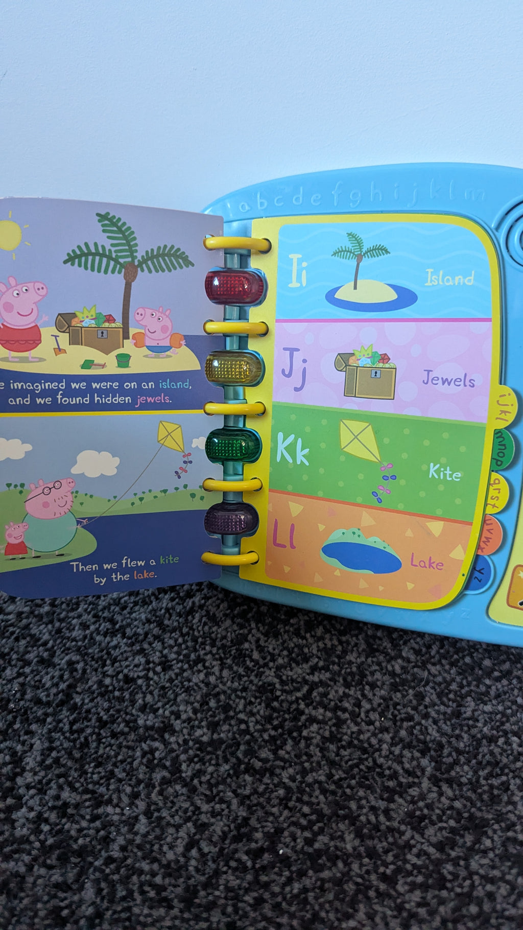 Peppa Pig Learn & Discover Book