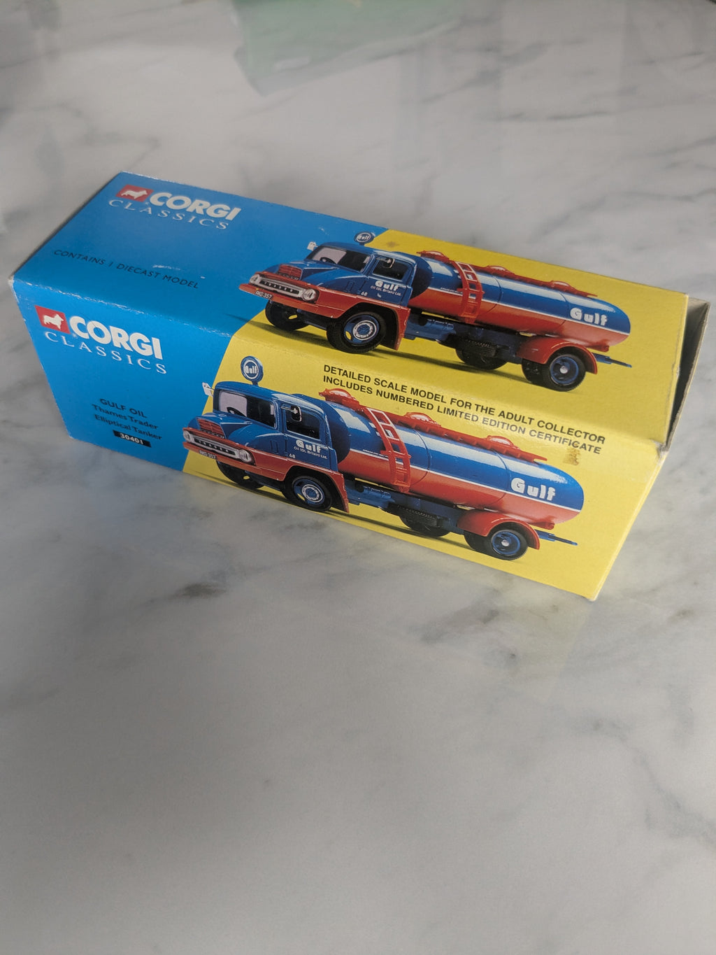 Classics Ford Thames Trader Elliptical Tanker "Gulf Oil" 30401