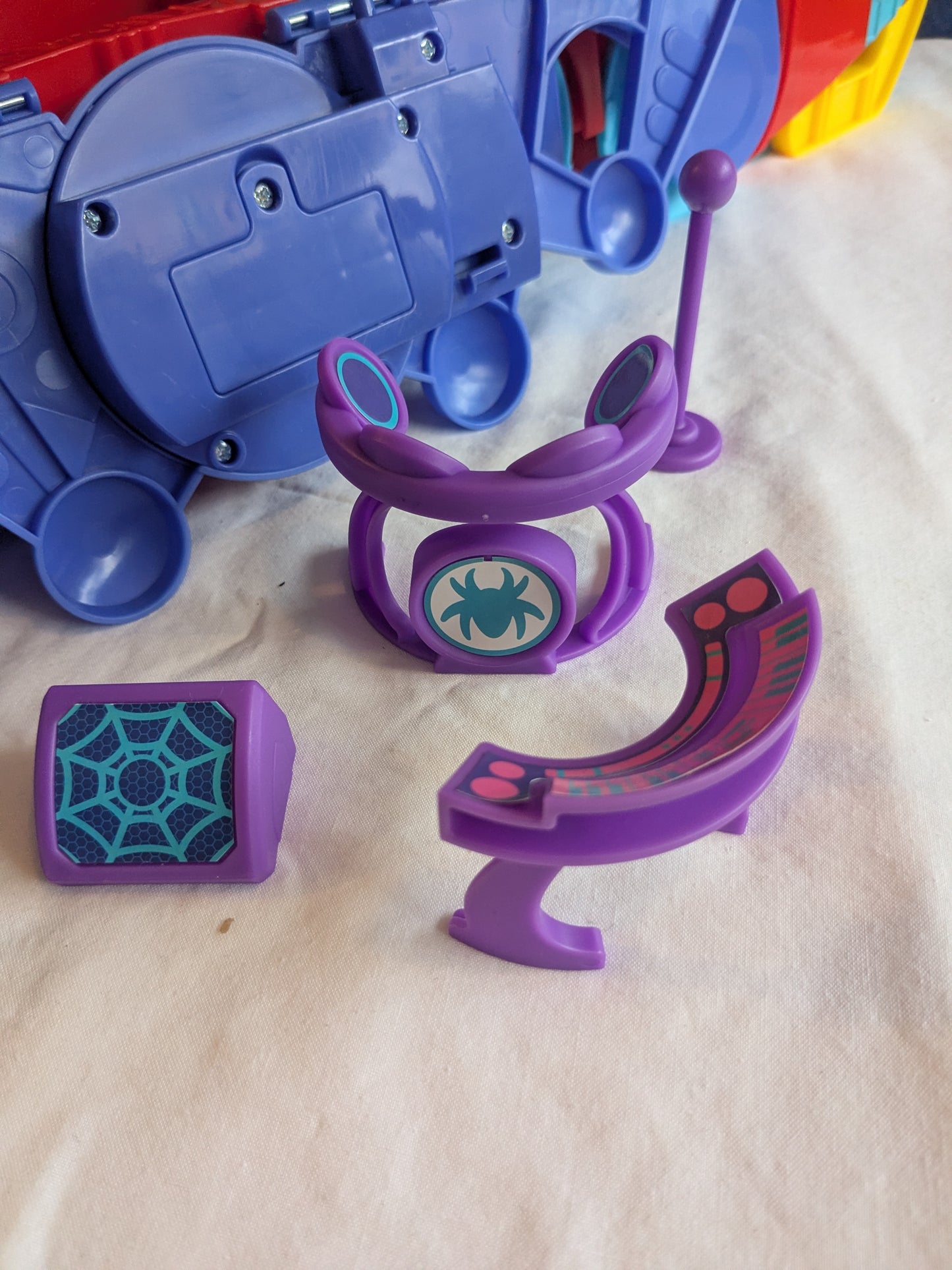 Marvel Spidey & His Amazing Friends Spider Crawl-R HQ Playset