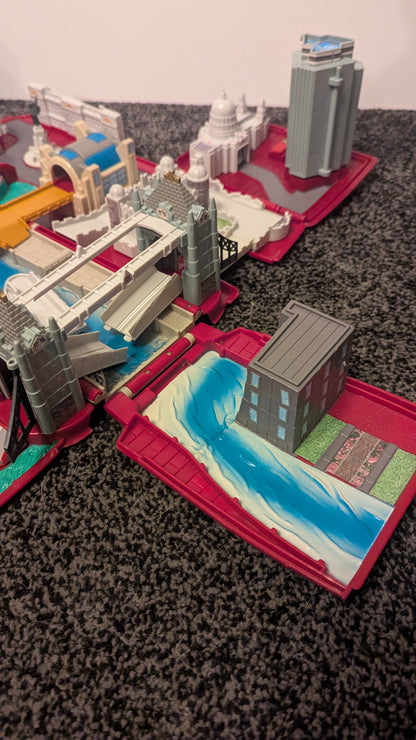 Vintage Motor Max Take-Along Transforming London Bus City Scene Playset