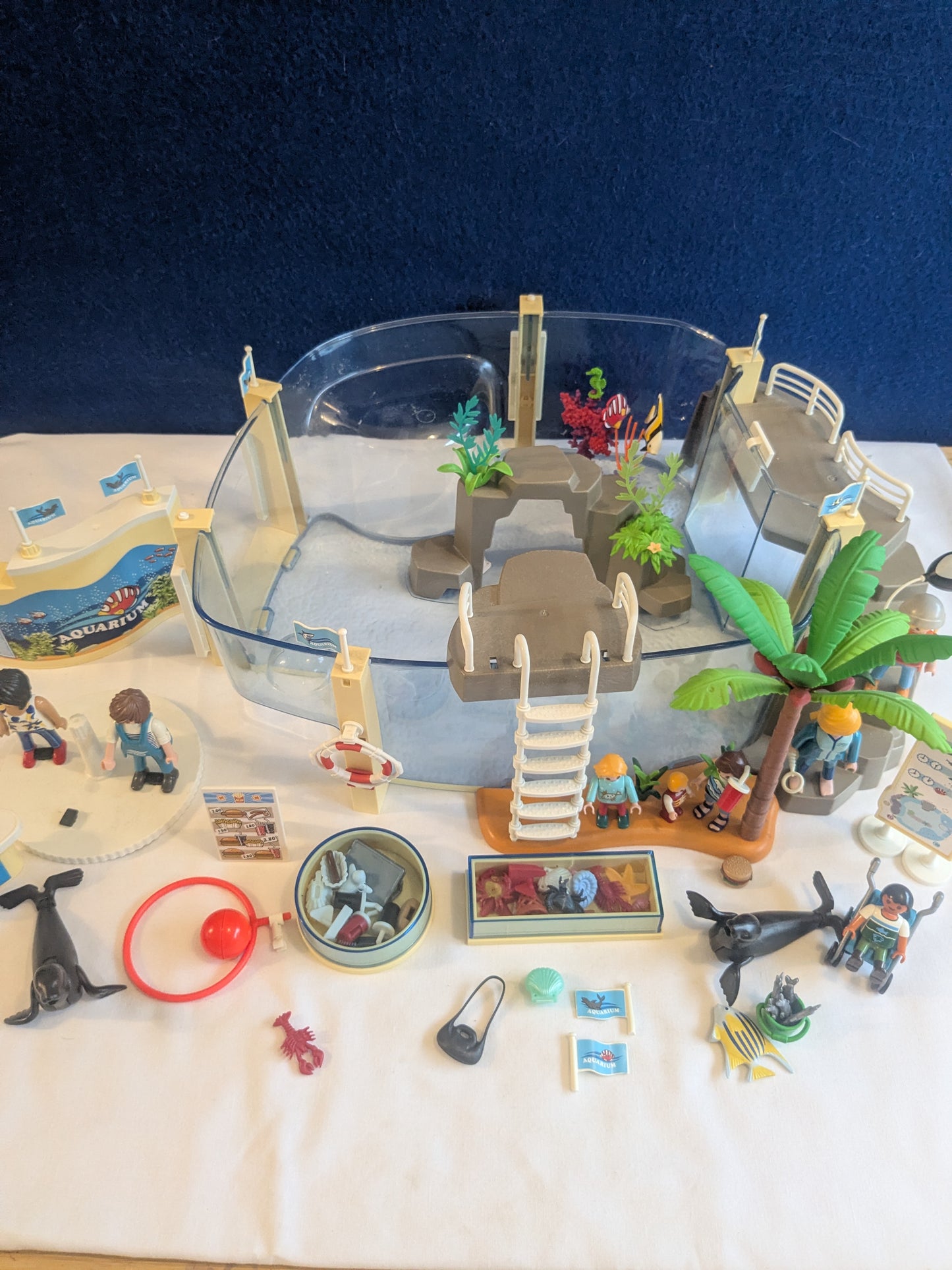 Playmobil 9060 Aquarium & 9061 Gift Shop