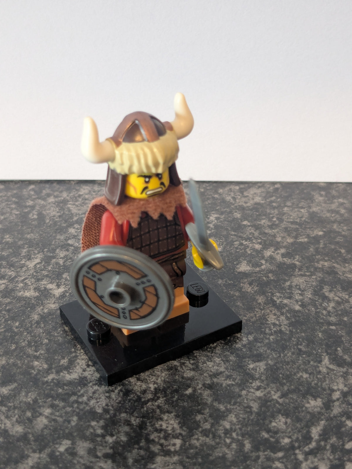 71007 Collectible Minifigures Series 12 2014 - Hun Warrior
