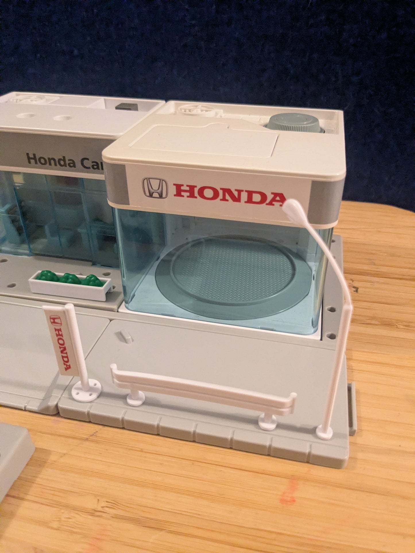 Tomy Tomica Town Honda Garage/Showroom