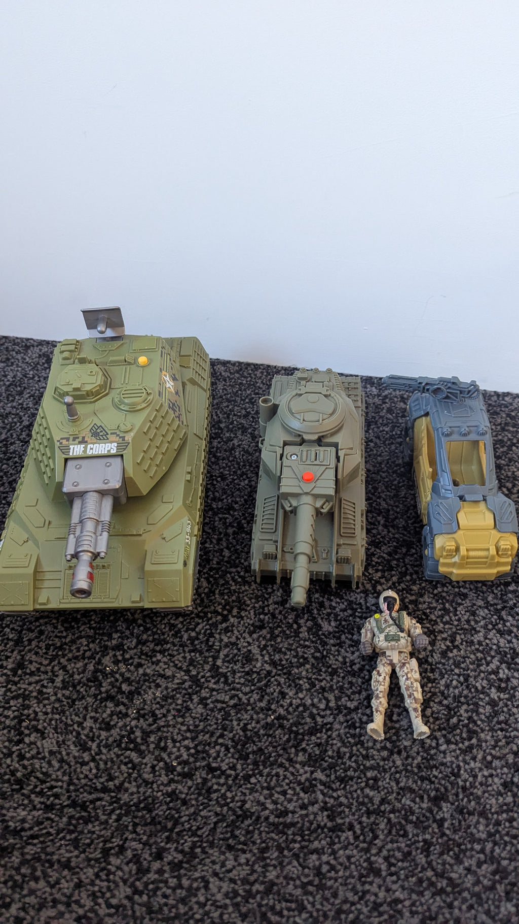 Bundle of army vehicles- Light & Sound Tanks, Soldier and Jeep/Buggy