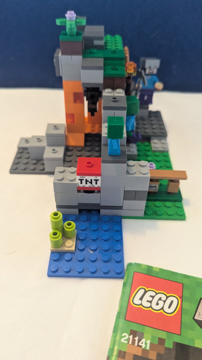 Lego Minecraft 21141 The Zombie Cave