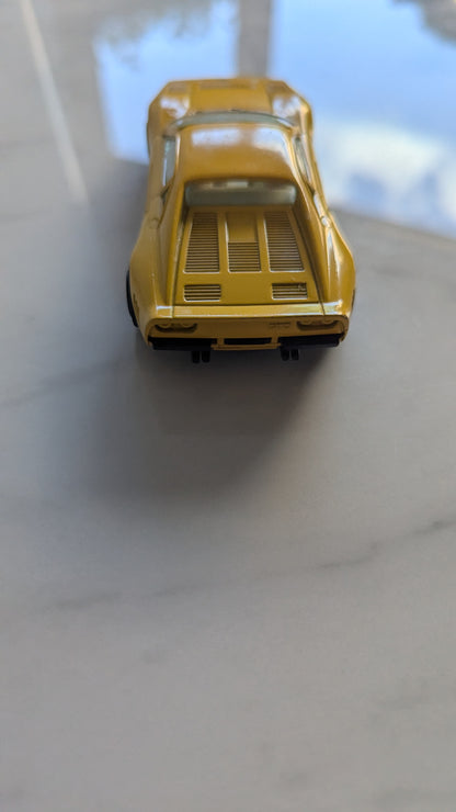 Ferrari GTO Italy 1:43 Yellow Bburago Diecast Car