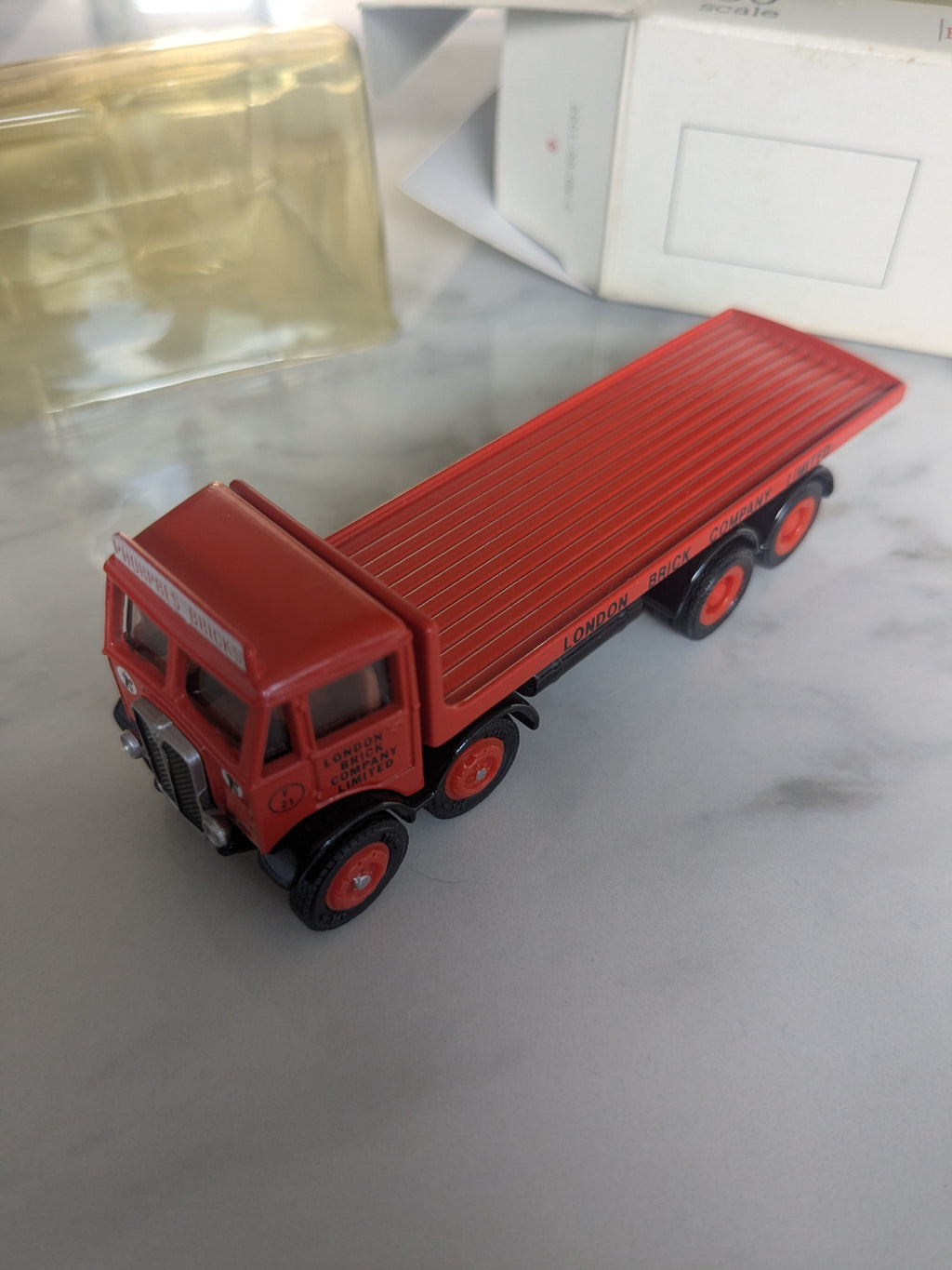AEC Mammoth 8 Wheel Flatbed Truck "London Brick Company" 1:76 00 Scale E10402