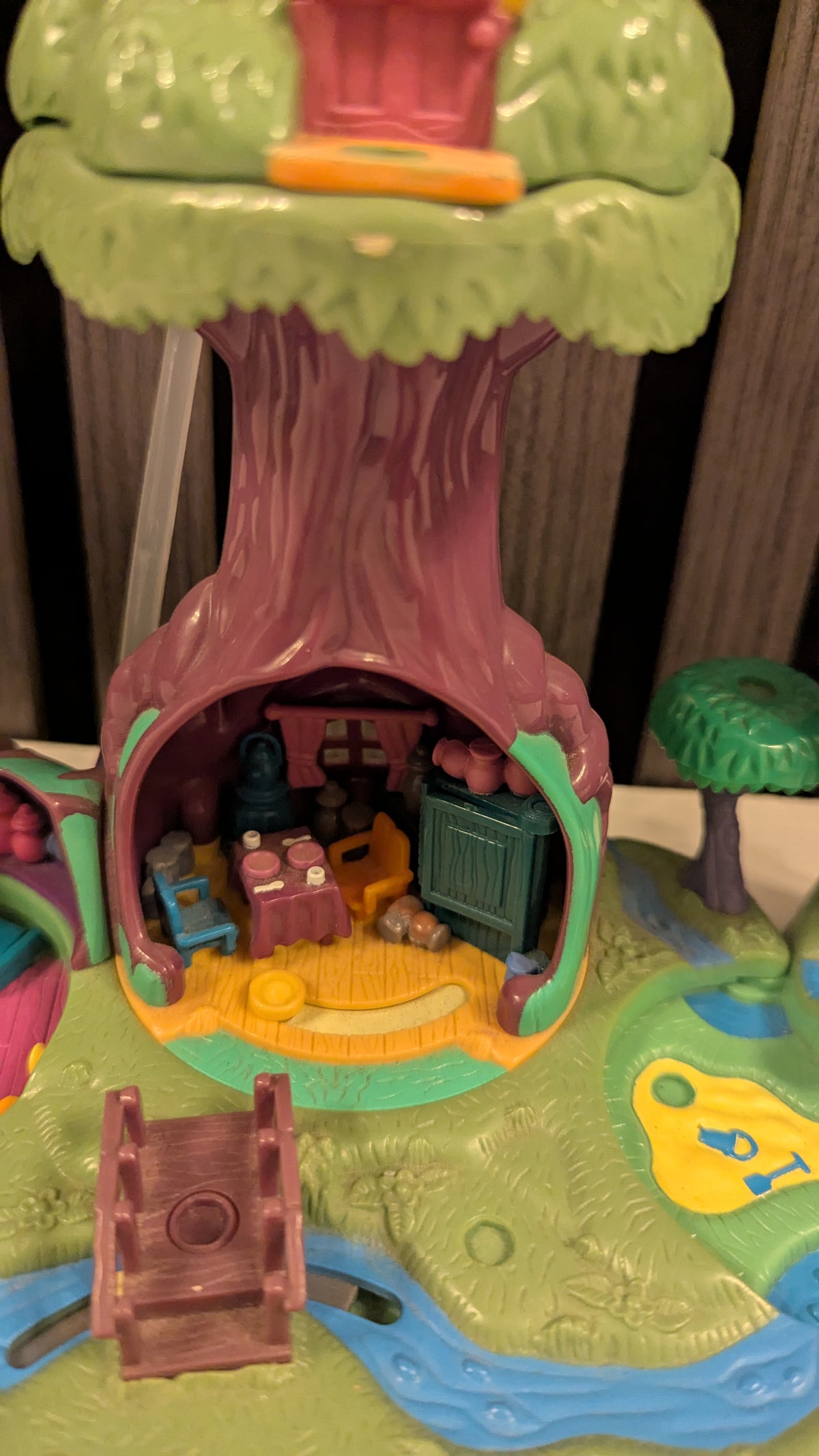 Polly Pocket Winnie the Pooh Hundred Acre Wood Treehouse Set (1998)
