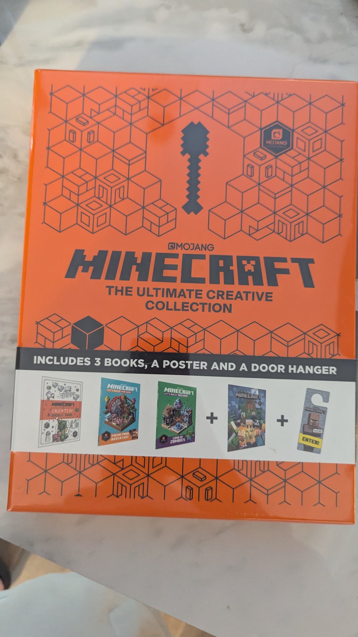 Mojang Minecraft: The Ultimate Creative Collection