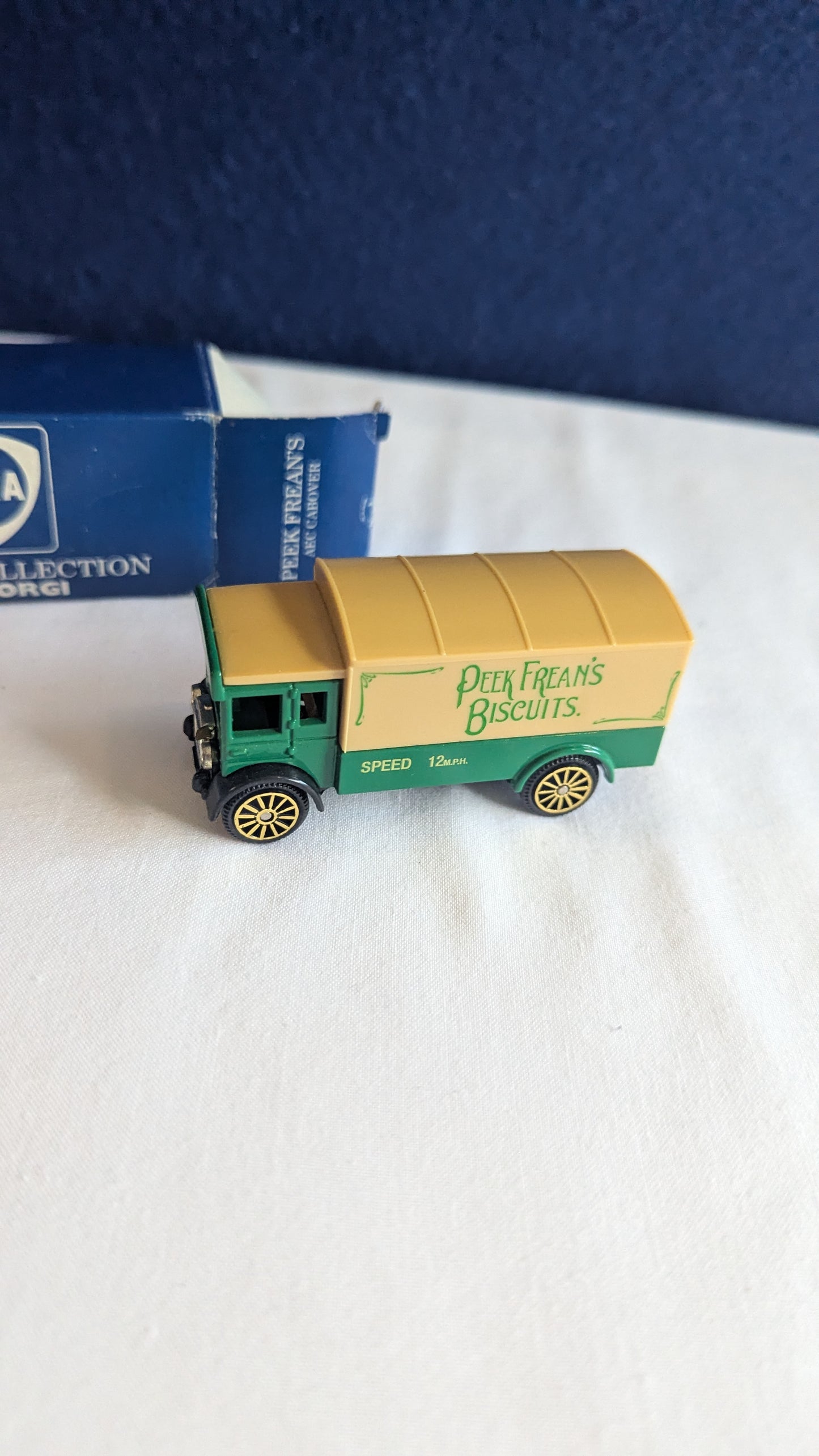 Corgi Cameo Collection Vehicle - Peek Frean's AEC Cabover