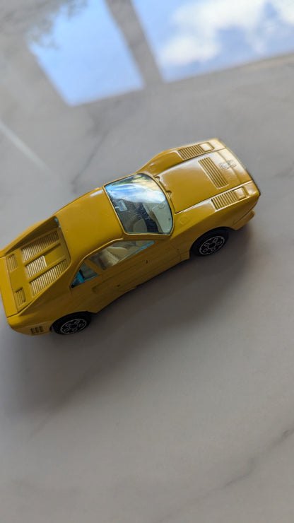 Ferrari GTO Italy 1:43 Yellow Bburago Diecast Car