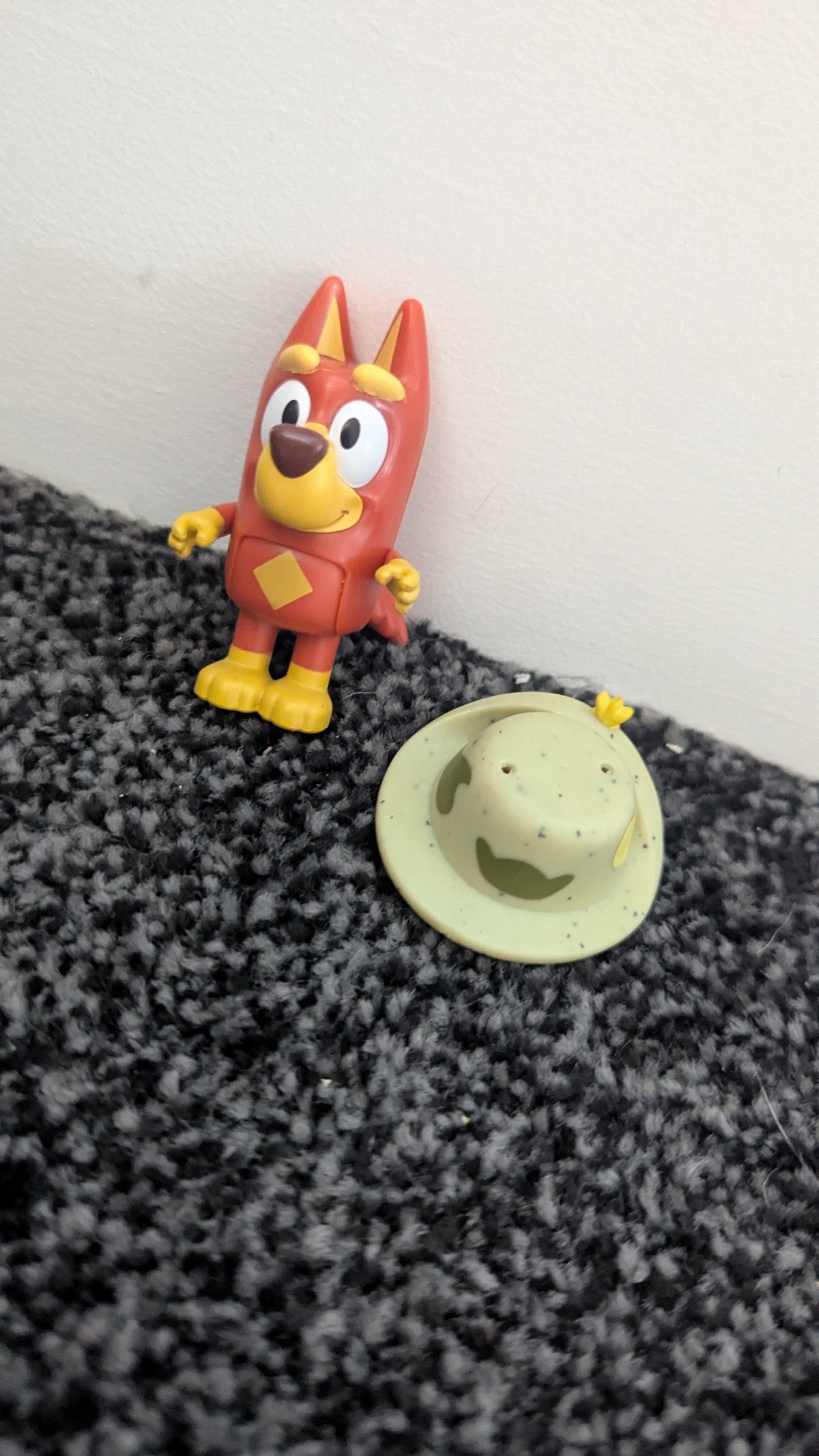 Bluey Rusty & His Army Hat Figure