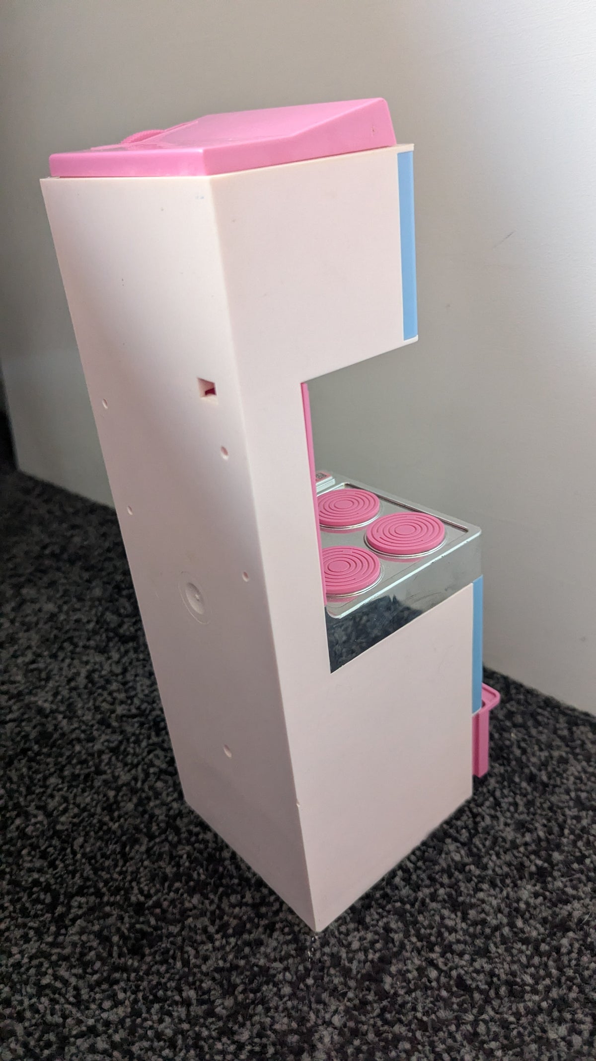Vintage Sindy Kitchen, Cooker, Fridge & Accessories