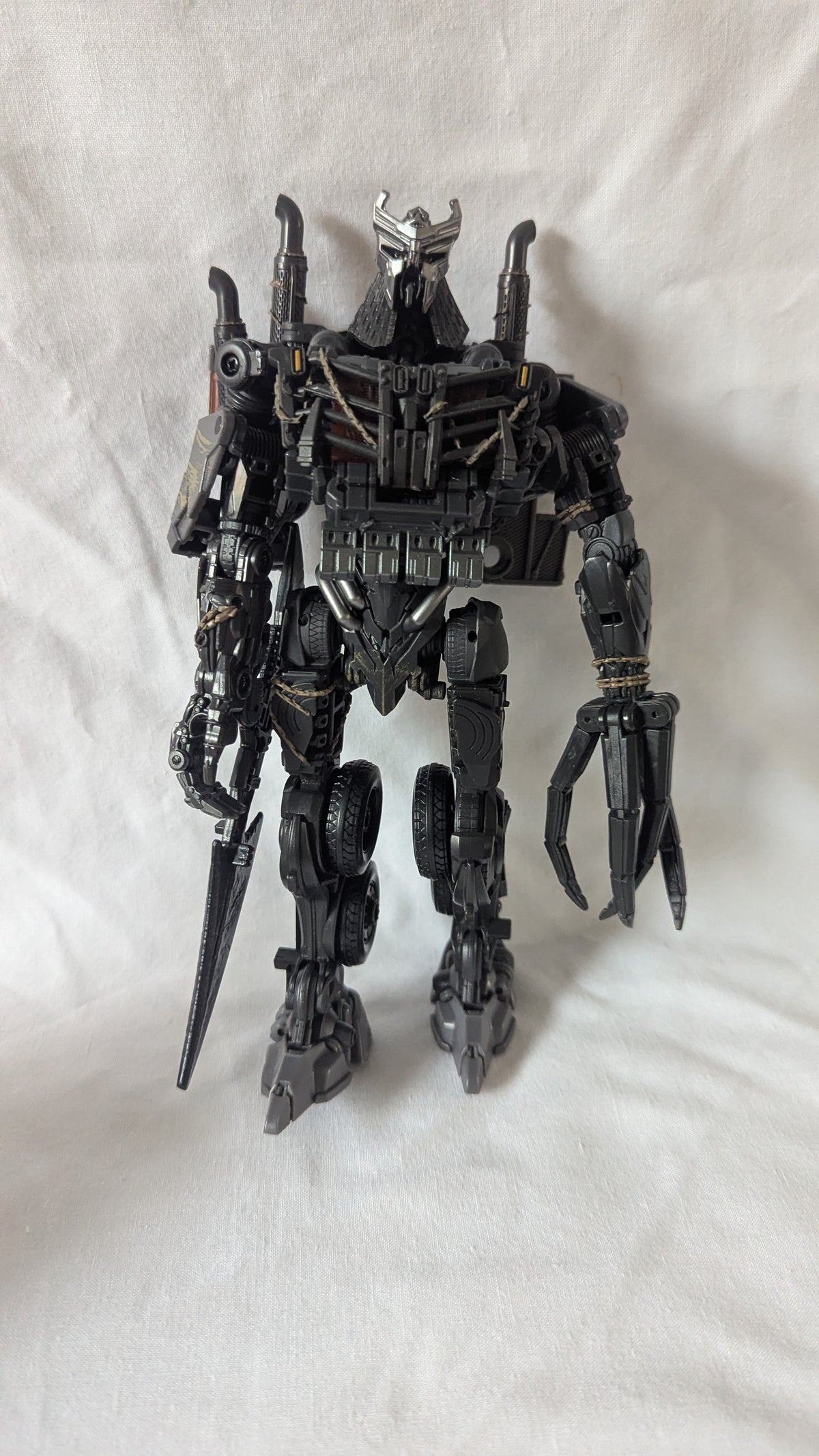 Transformers Studio Series – Rise of the Beasts Scourge (Leader Class) Action Figure