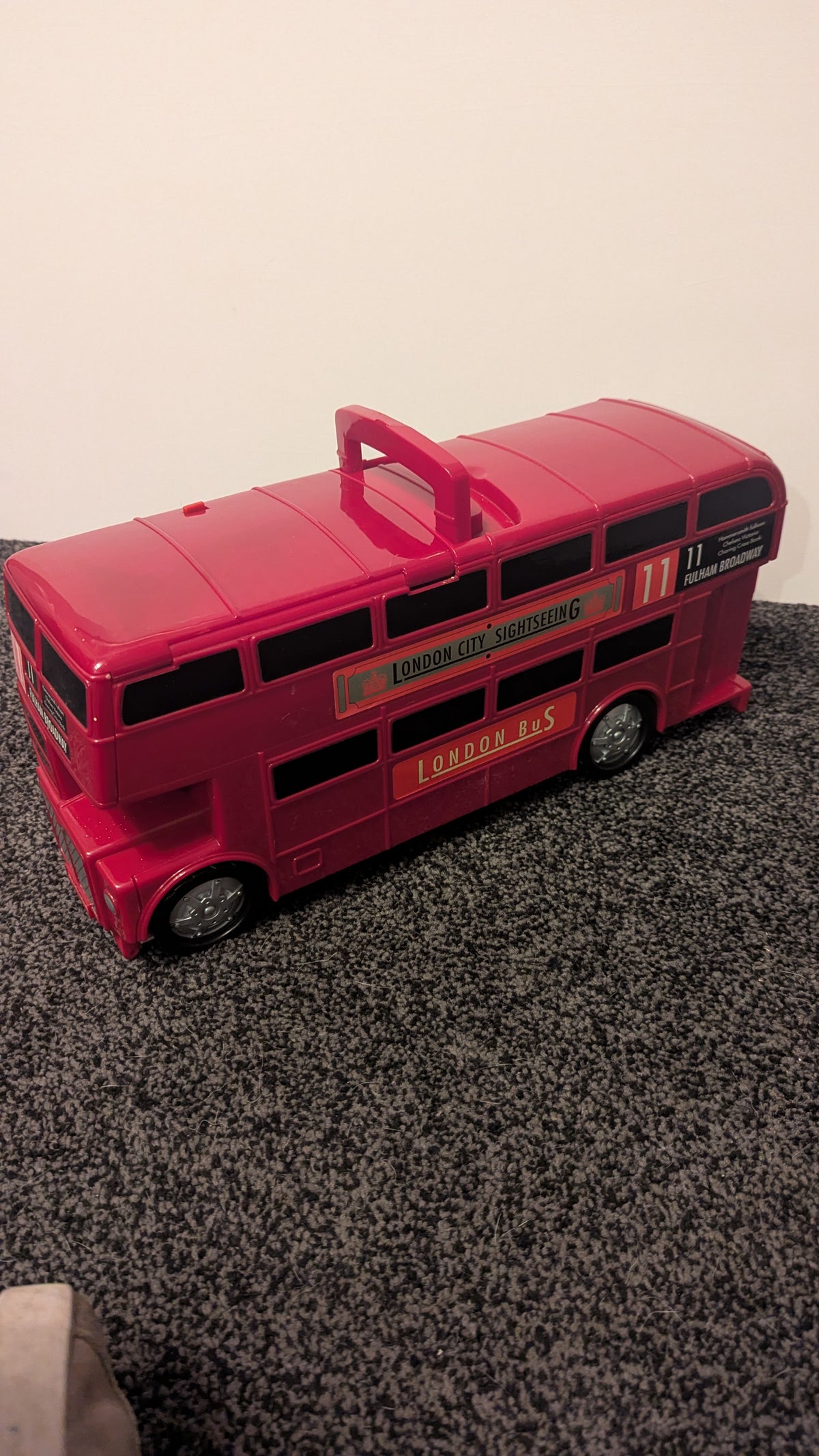 Vintage Motor Max Take-Along Transforming London Bus City Scene Playset