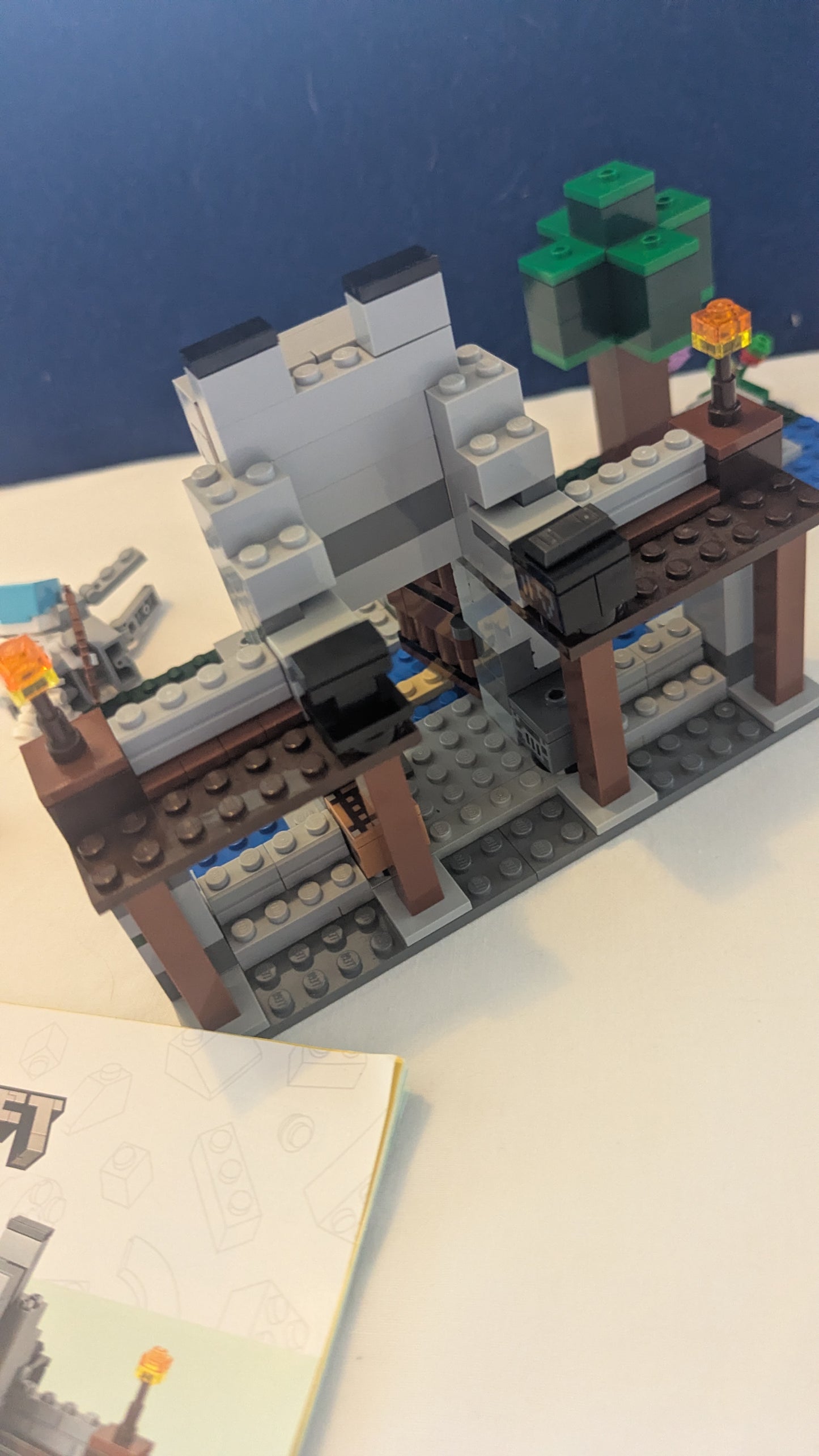 Lego Minecraft 21261 The Wolf Stronghold