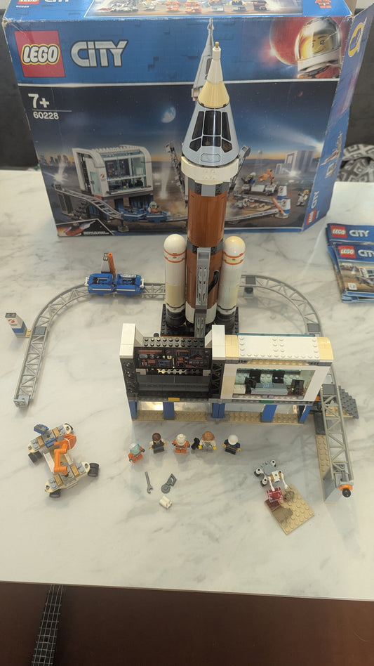 Lego City 60228 Deep Space Rocket and Launch Control