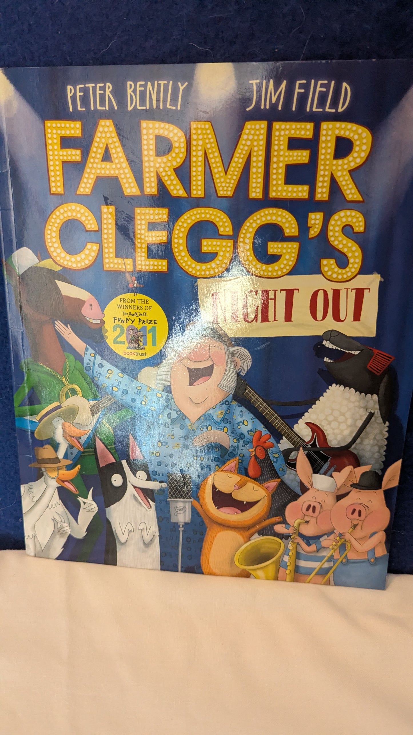 Farmer Clegg's Night Out - Peter Bentley