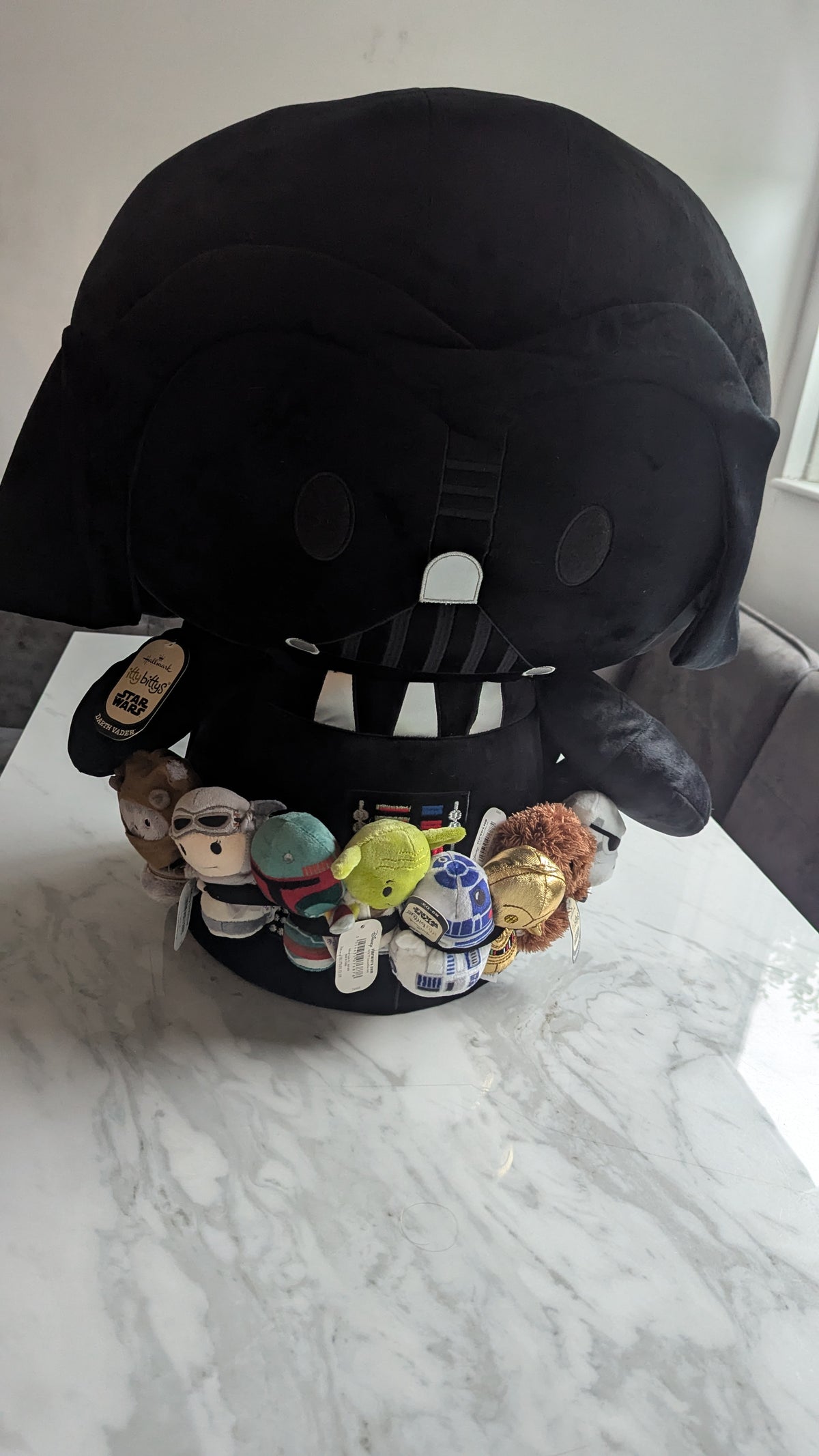 Hallmark Itty Bittys 24 " Jumbo Darth Vader Plush complete with 9 mini plushes