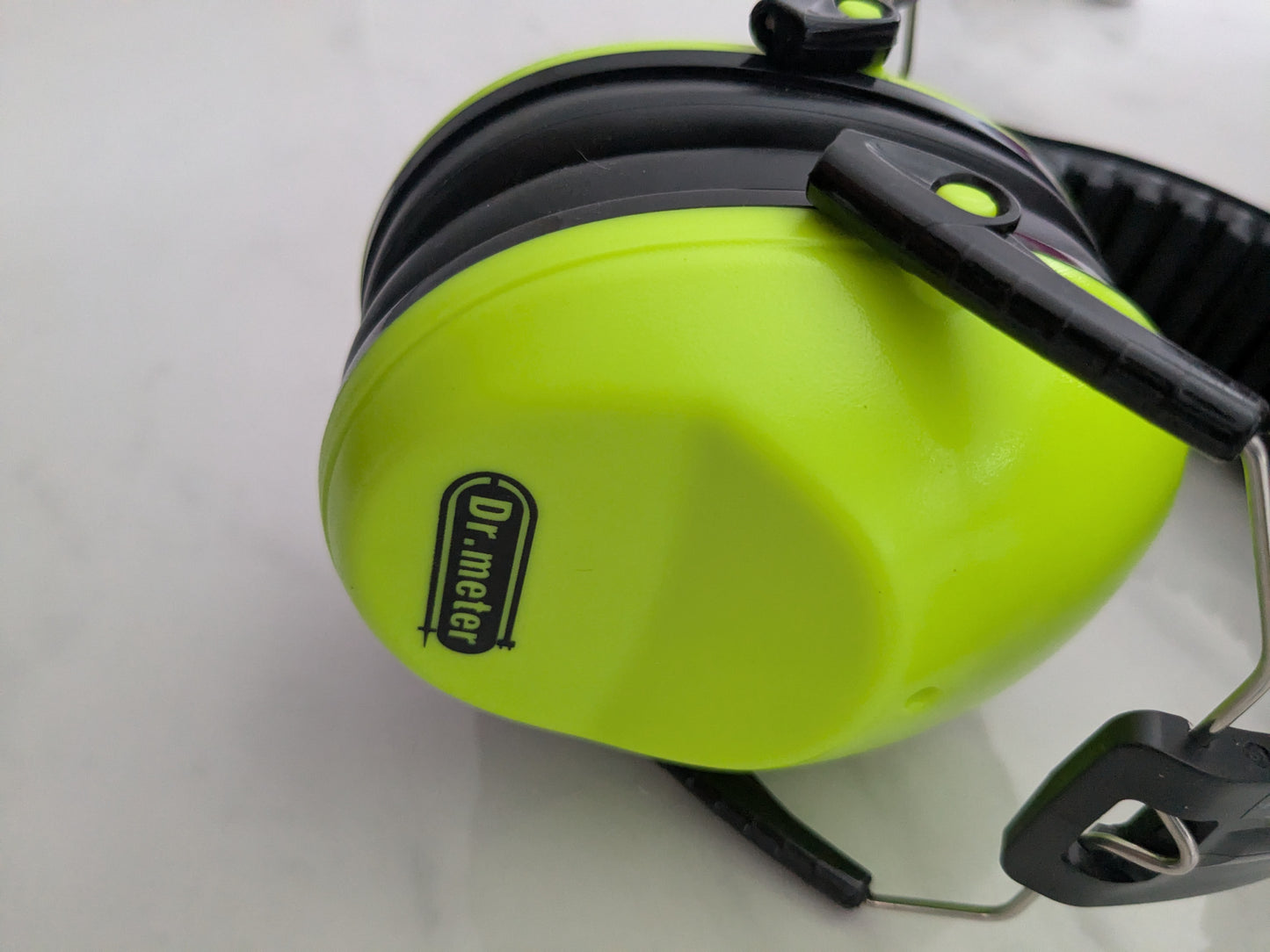 EM100 Kids Ear Muffs/Defenders in Vibrant Lime Green