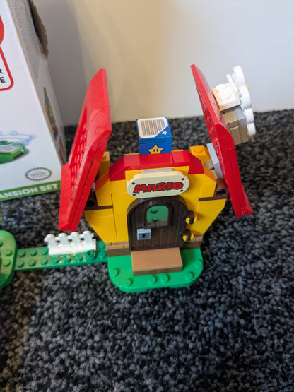 Super Mario 71367 Mario's House & Yoshi