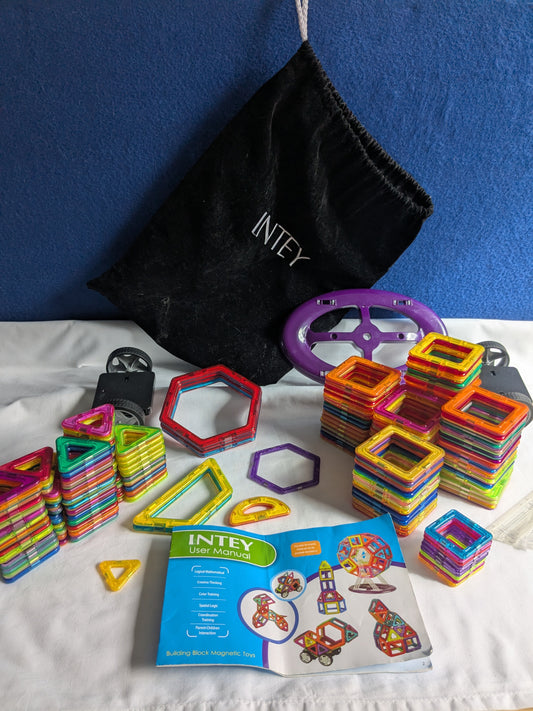 Intey Magnetic Buidling Blocks (Magformers) 170pcs & Carry Bag