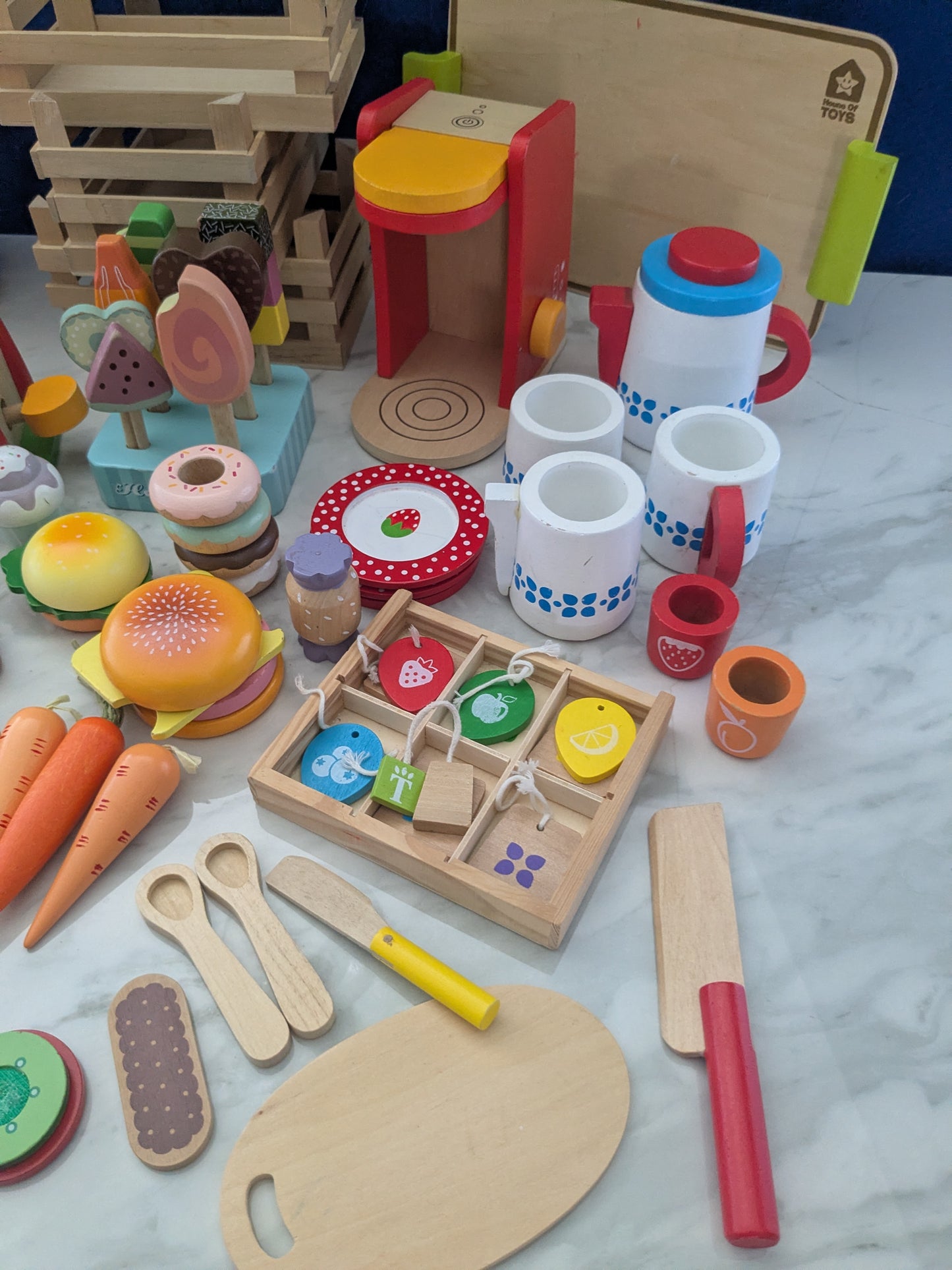 Selection of Wooden Food, Utensils & Accessories