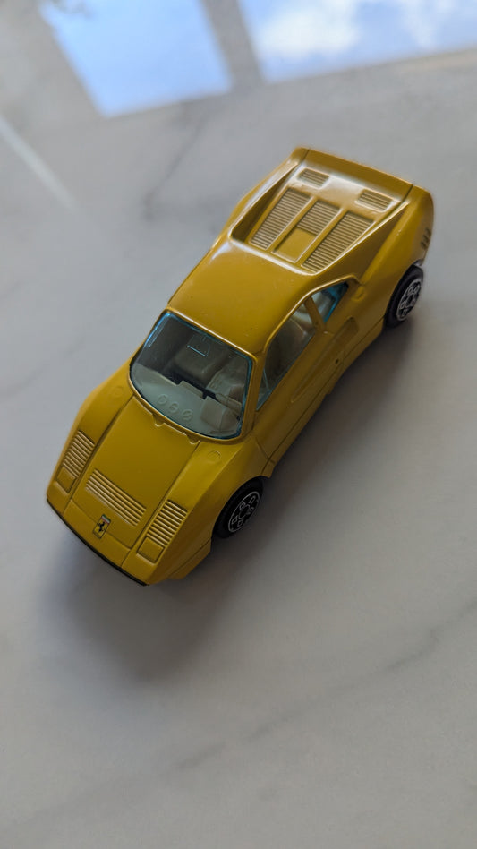 Ferrari GTO Italy 1:43 Yellow Bburago Diecast Car