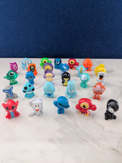 Gogos Crazy Bones 27 Figre Collection
