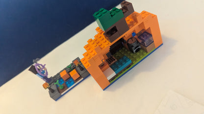 Lego Minecraft 21248 The Pumpkin Farm