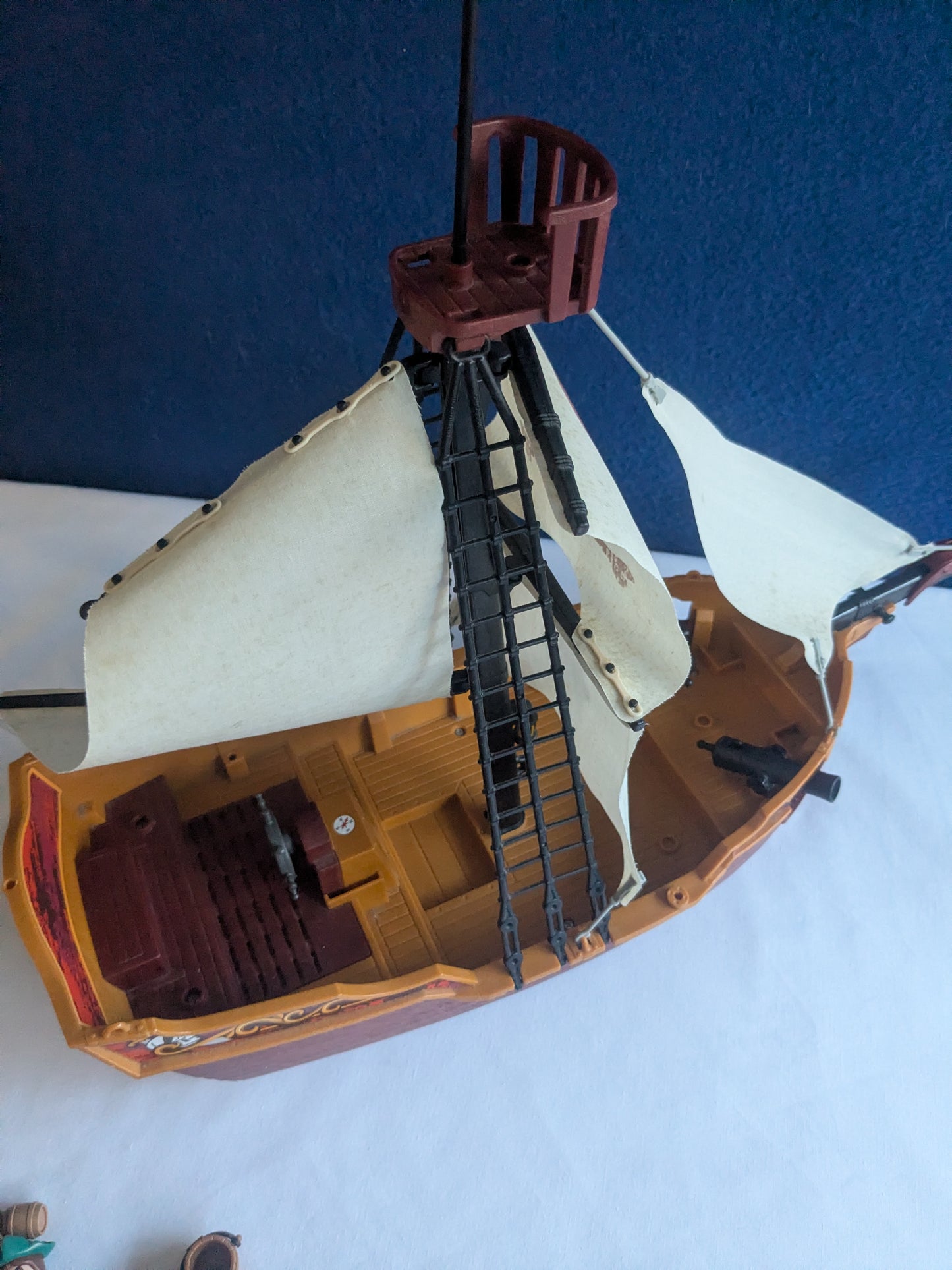 Playmobil 5618 Pirate Ship (plus additional Pirates)