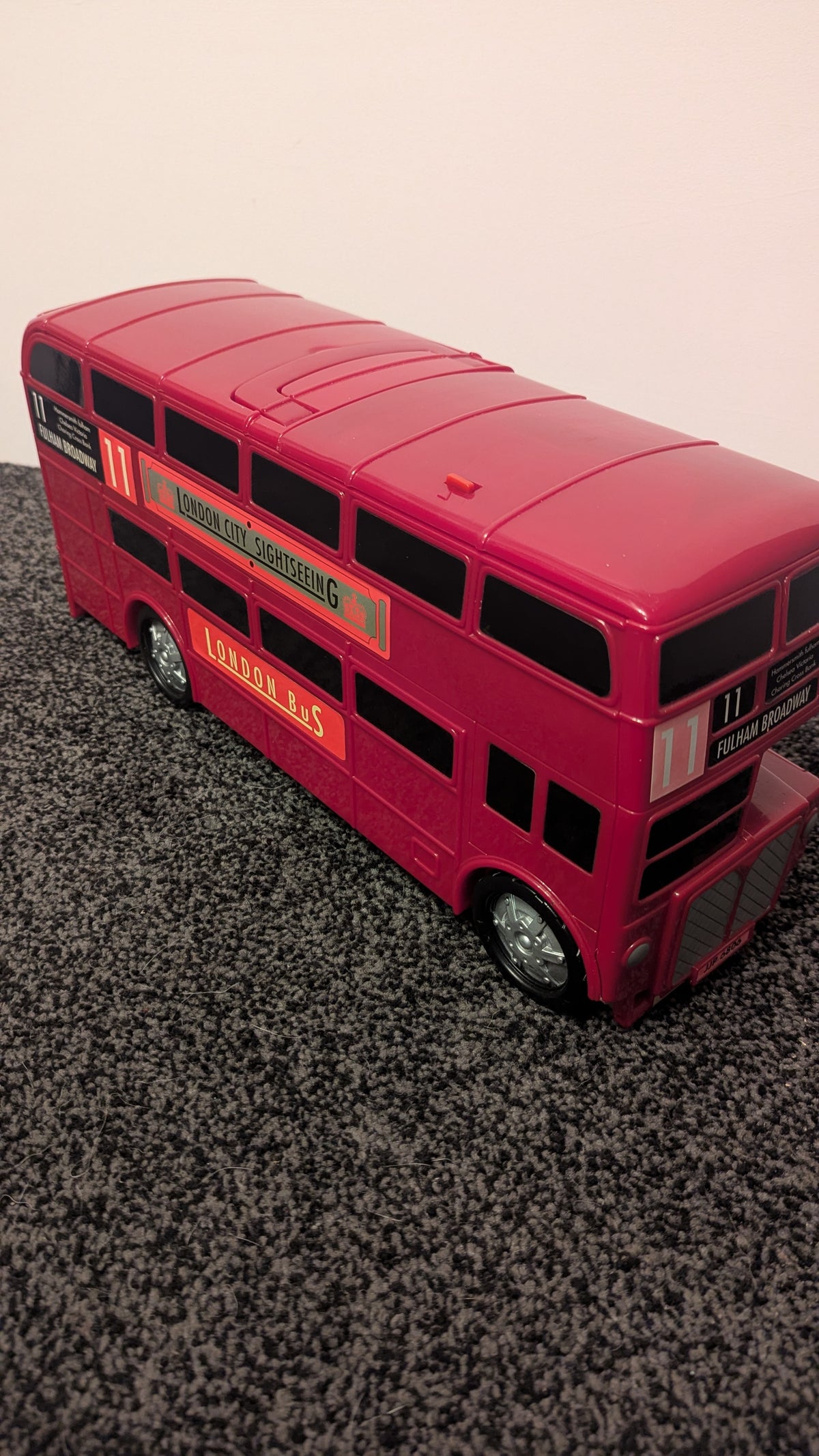 Vintage Motor Max Take-Along Transforming London Bus City Scene Playset