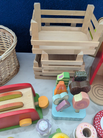 Selection of Wooden Food, Utensils & Accessories