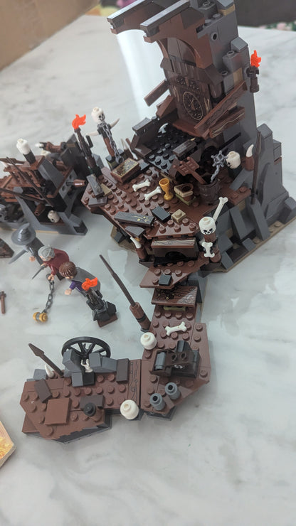 Lego The Hobbit 79010 The Goblin King Battle Set