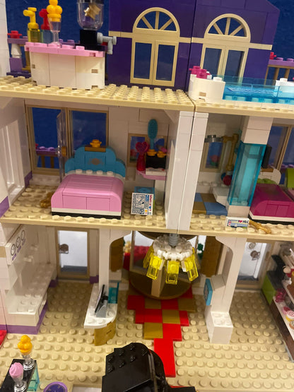 Lego Friends Heartlake Grand Hotel 41101
