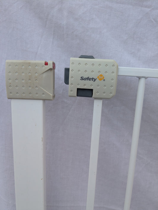 Safety 1st Baby Gate