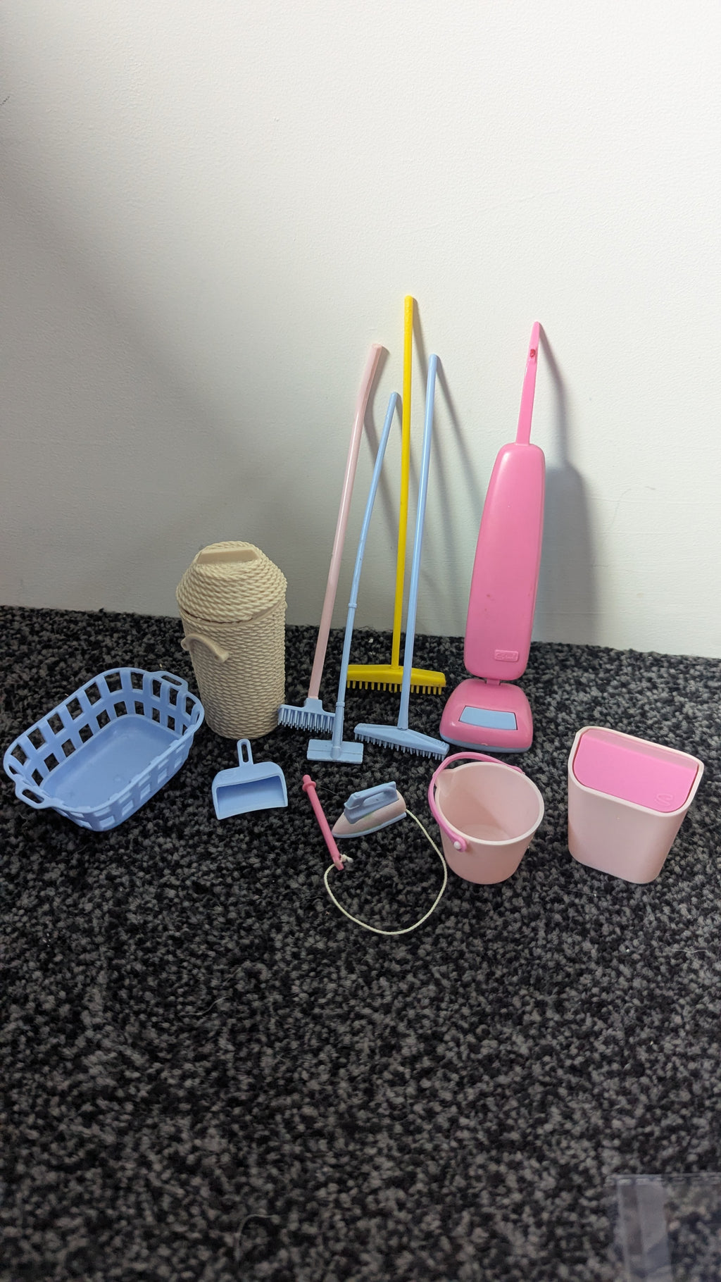 Vintage Sindy Household Accessories Bundle