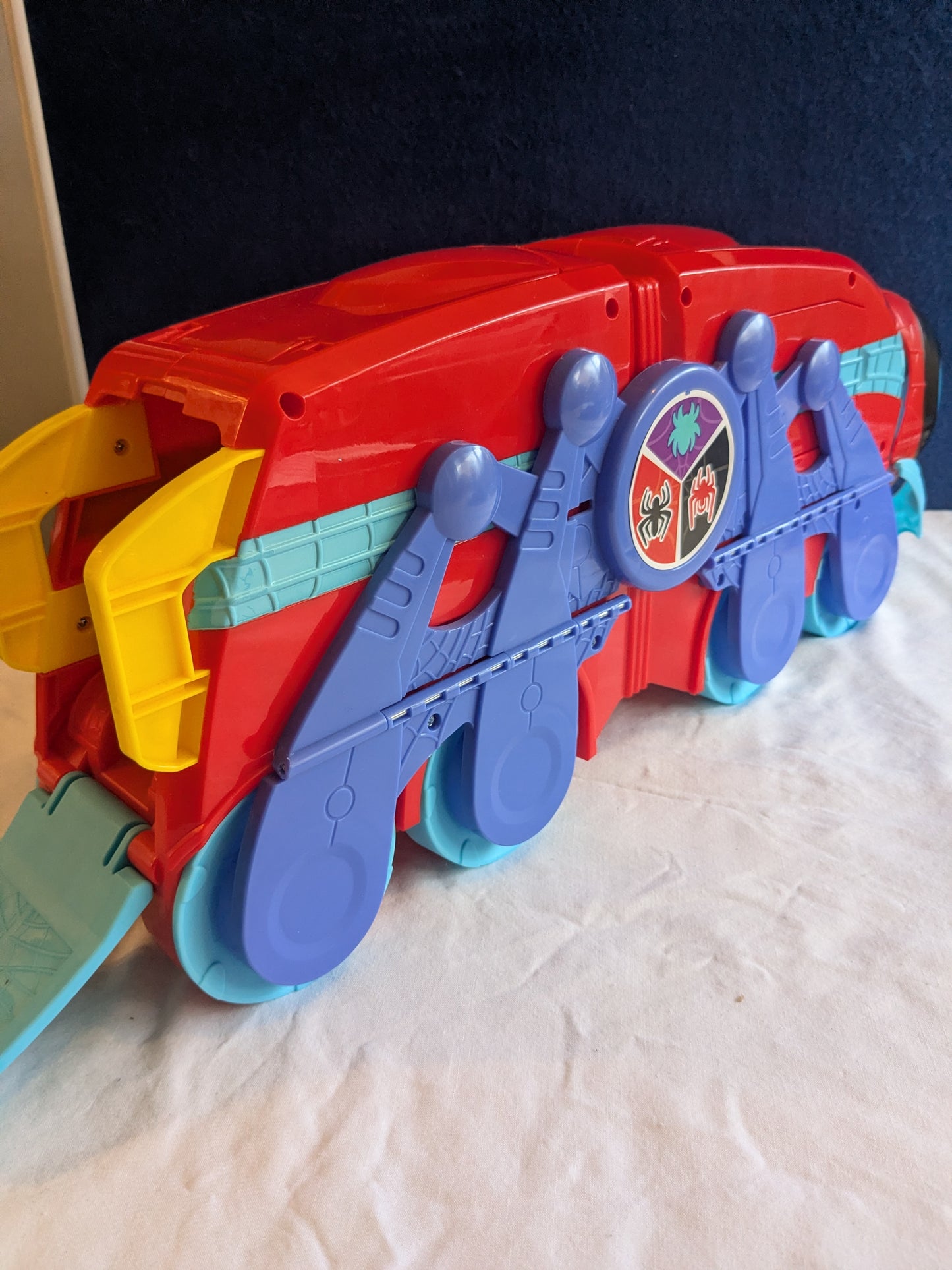 Marvel Spidey & His Amazing Friends Spider Crawl-R HQ Playset