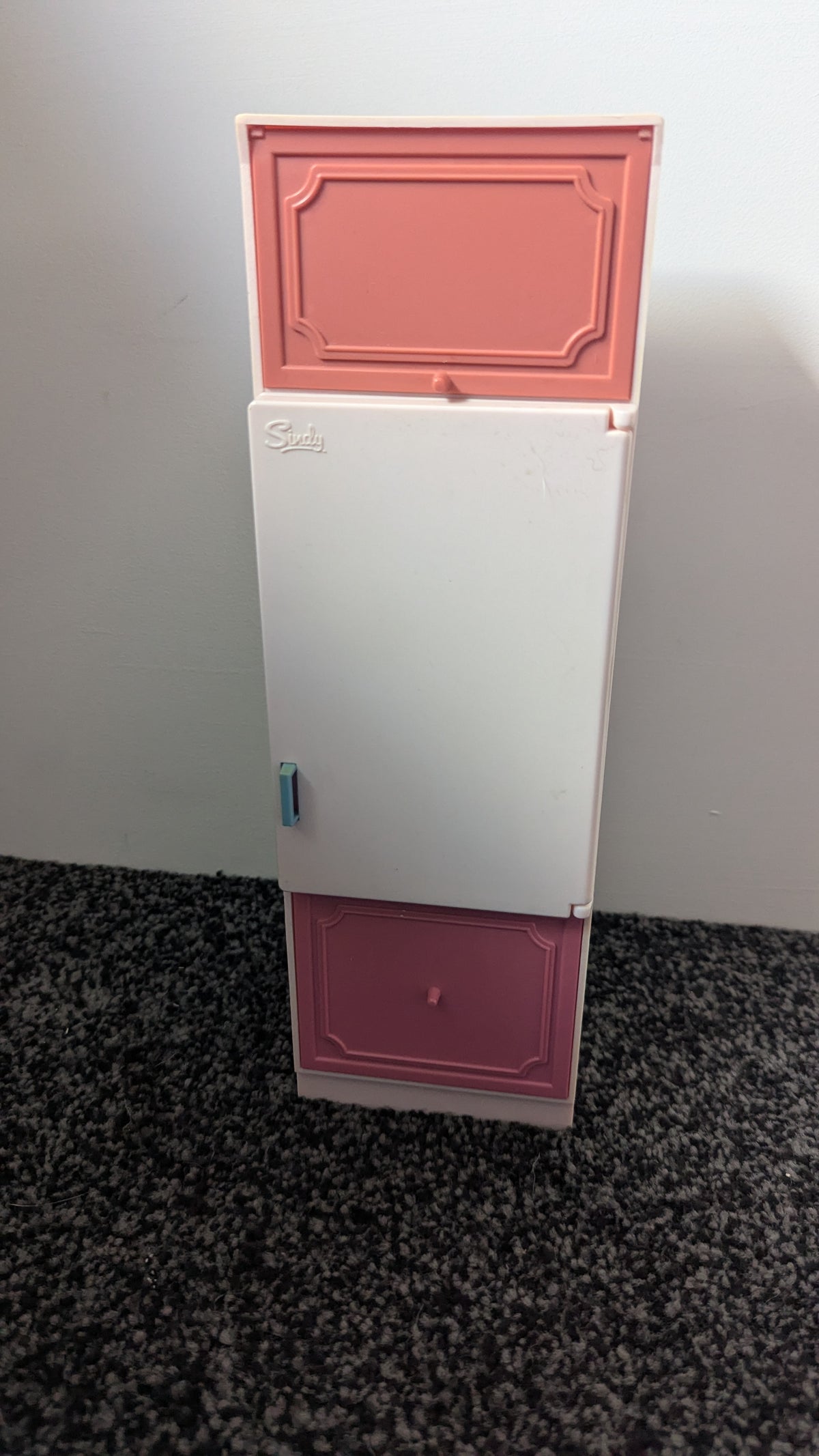Vintage Sindy Kitchen, Cooker, Fridge & Accessories