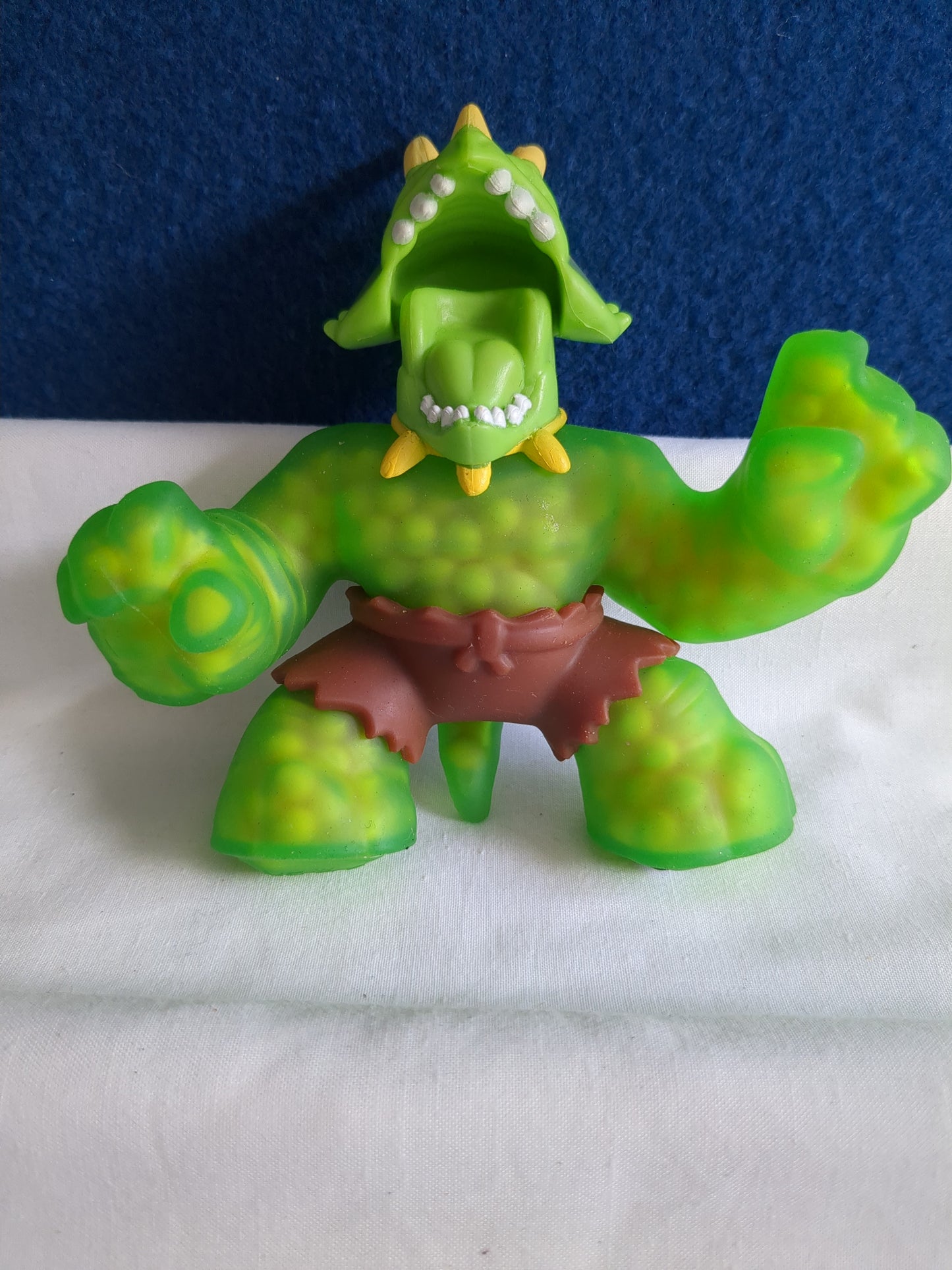 Helden von Goo Jit Zu Dino Power Tritops