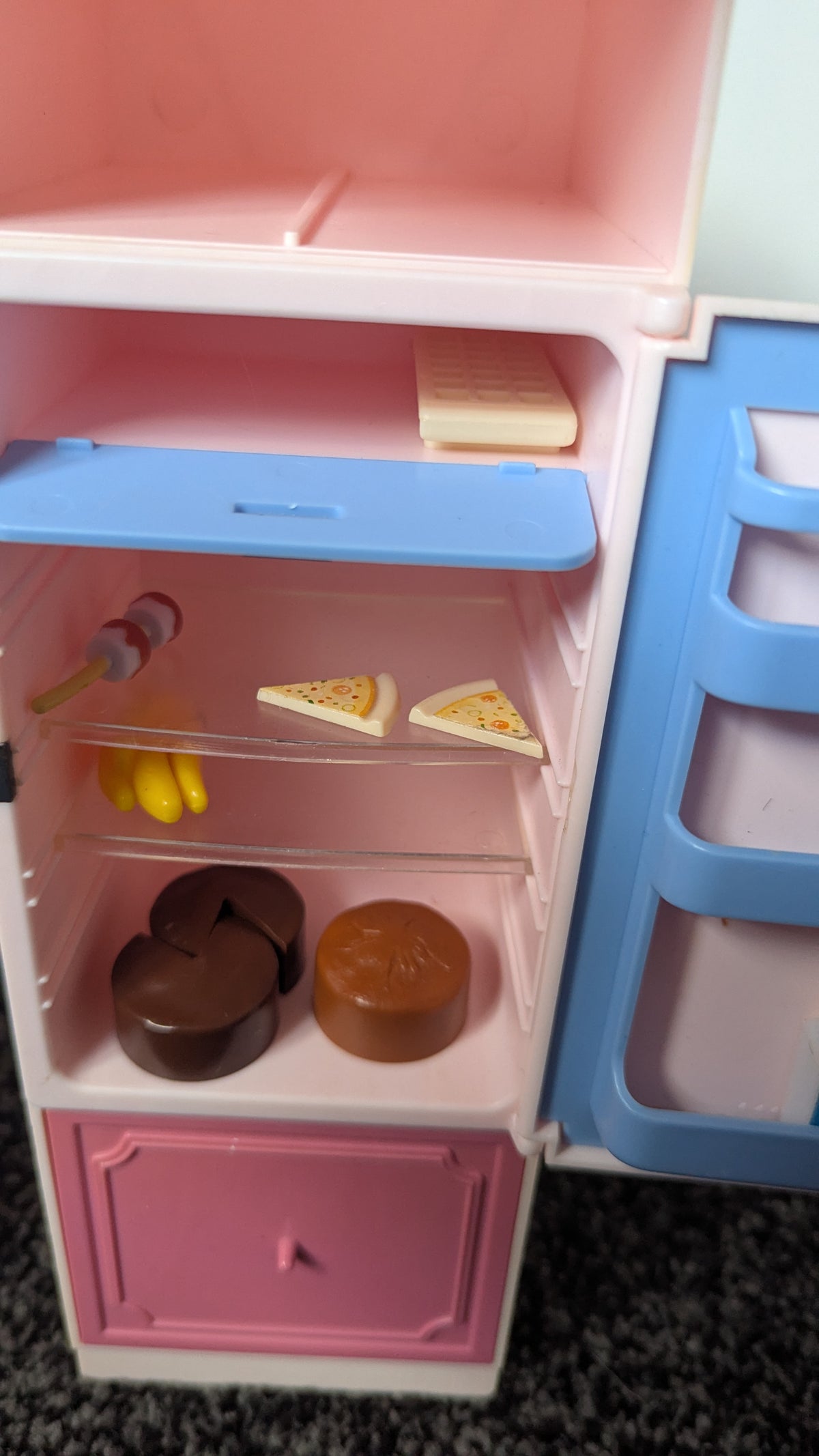 Vintage Sindy Kitchen, Cooker, Fridge & Accessories
