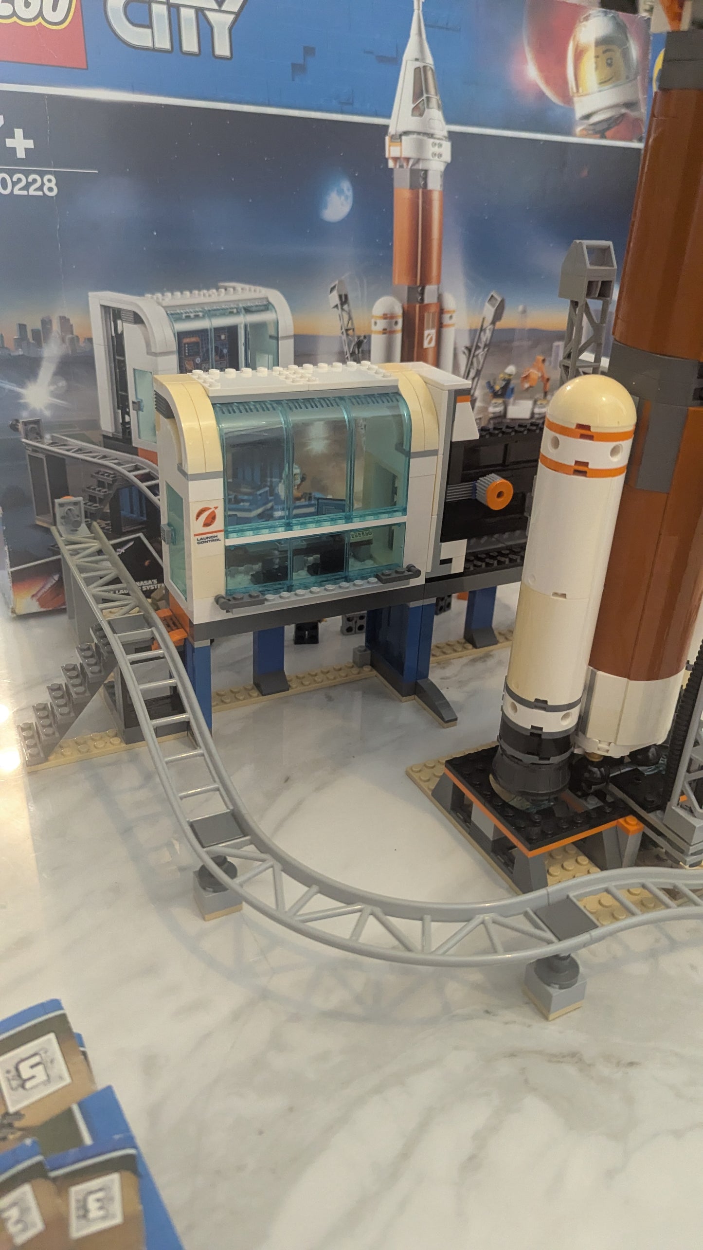 Lego City 60228 Deep Space Rocket and Launch Control