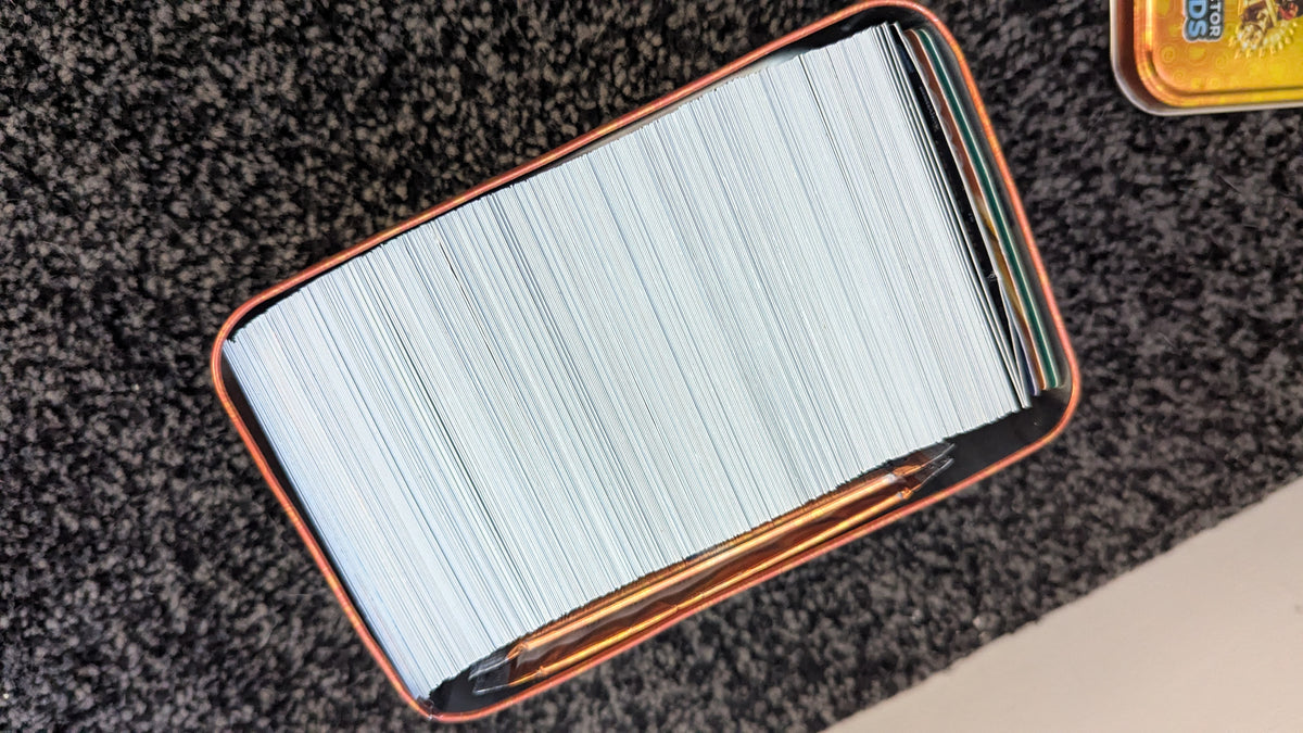 Skylander Giants Collector Cards & Storage Tin