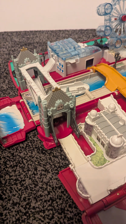 Vintage Motor Max Take-Along Transforming London Bus City Scene Playset