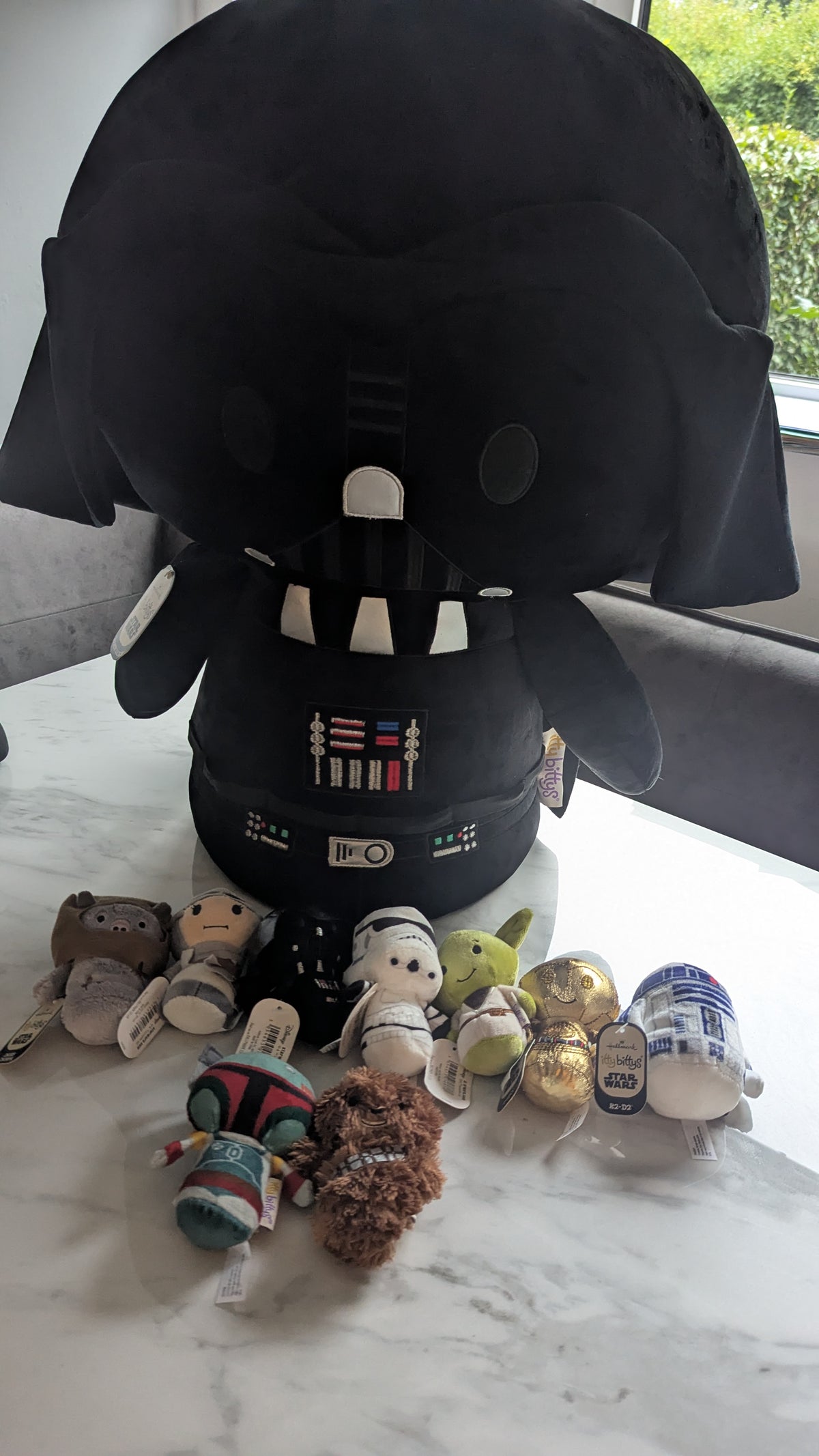 Hallmark Itty Bittys 24 " Jumbo Darth Vader Plush complete with 9 mini plushes
