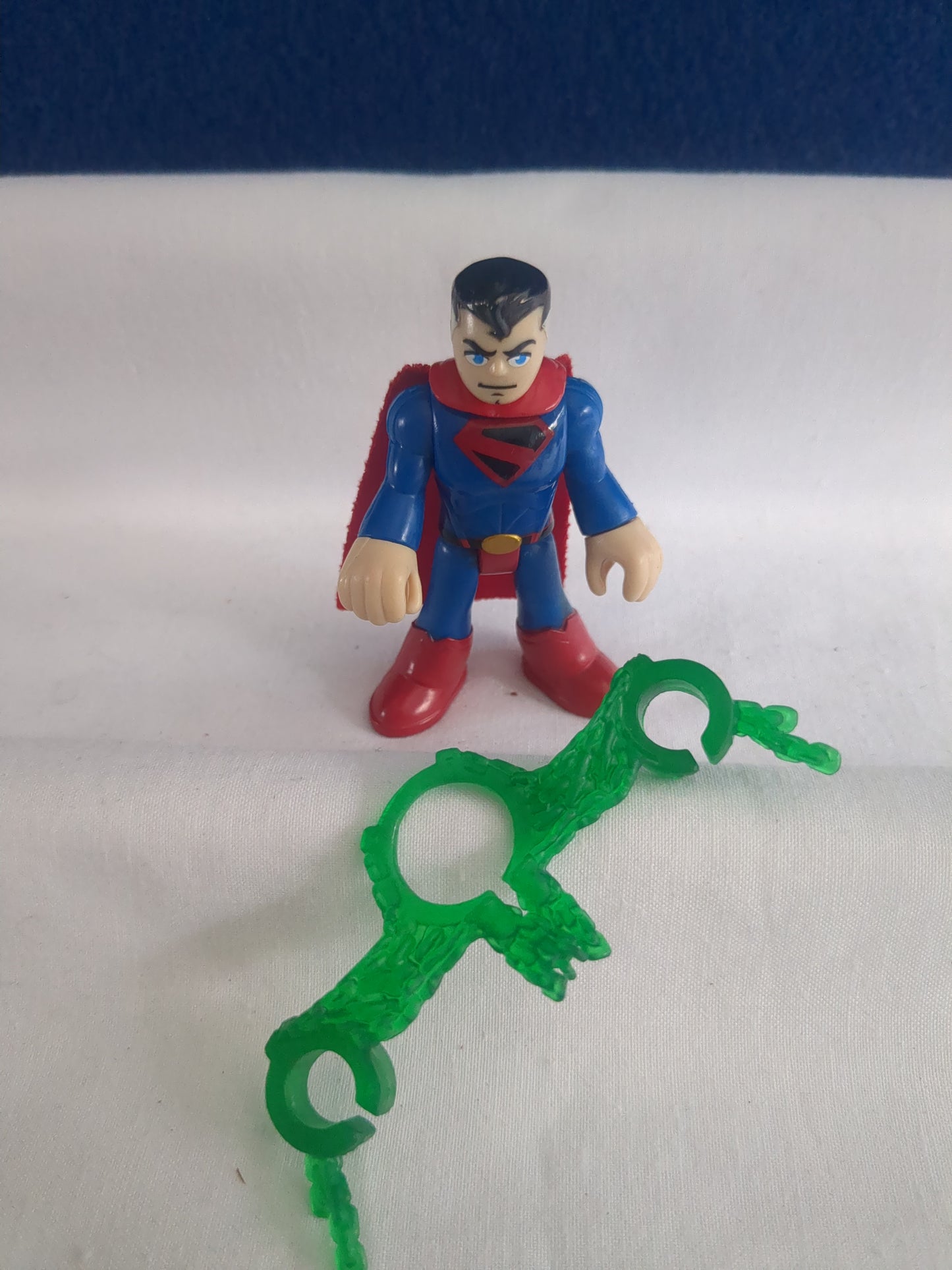 Imaginext DC Super Friends Superman With Kryptonite Chains