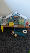 Bluey's Beach Cabin Playset With Characters