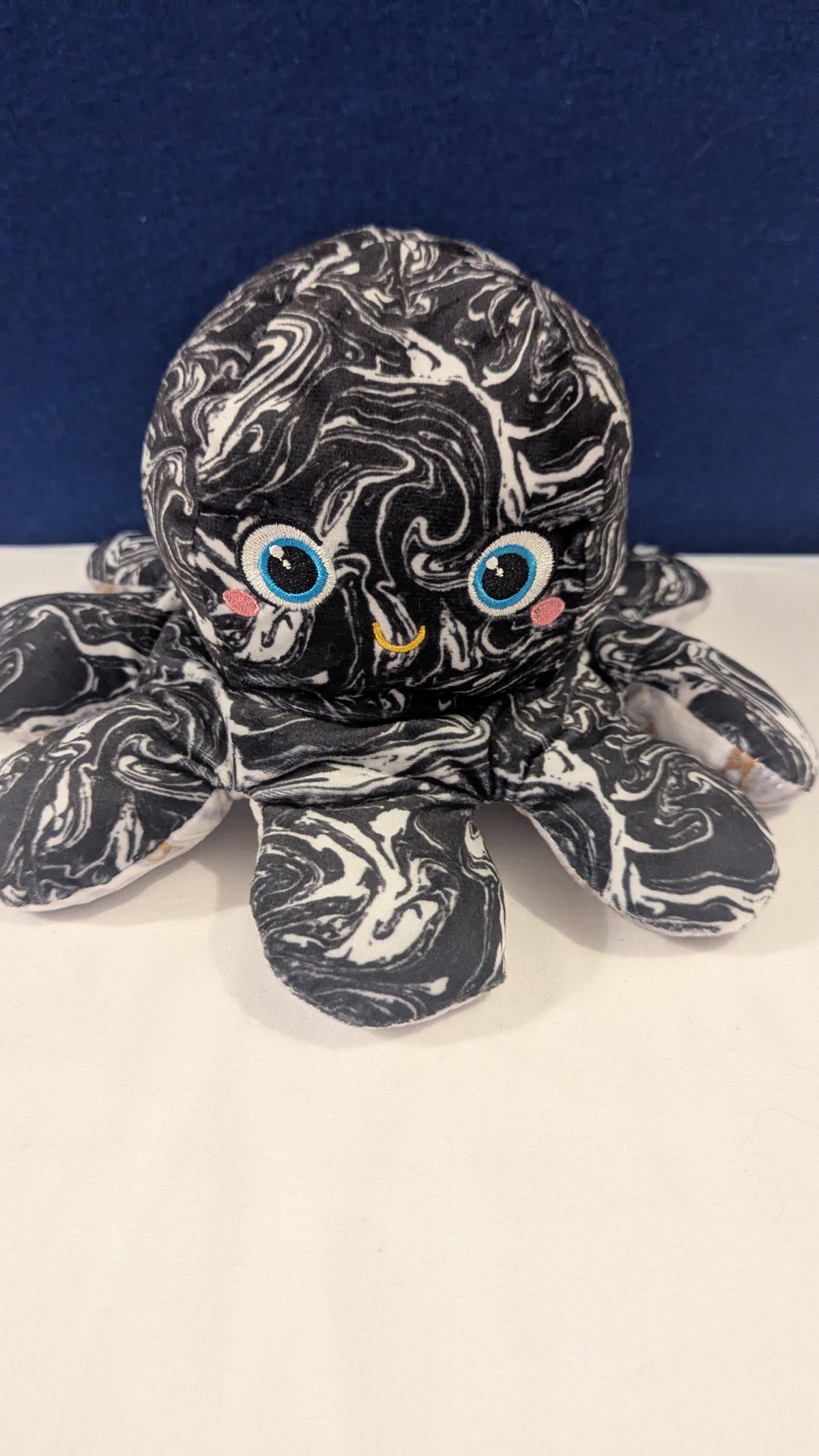2 in 1 Reversible Octopus Sensory  Plush Black/White