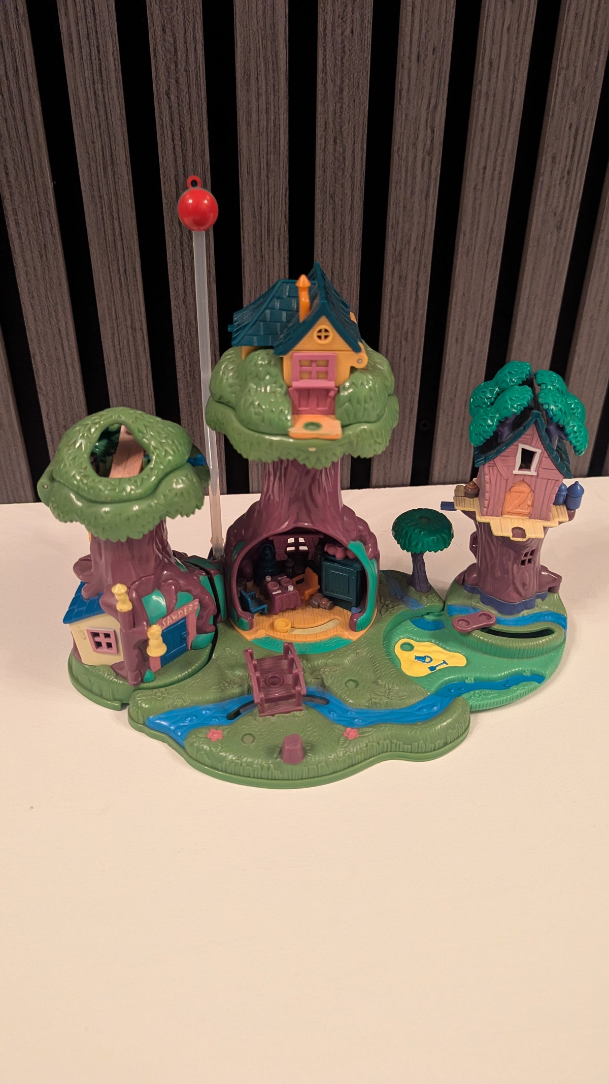 Polly Pocket Winnie the Pooh Hundred Acre Wood Treehouse Set (1998)