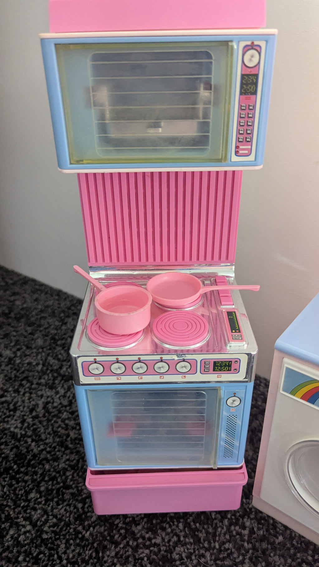 Vintage Sindy Kitchen, Cooker, Fridge & Accessories